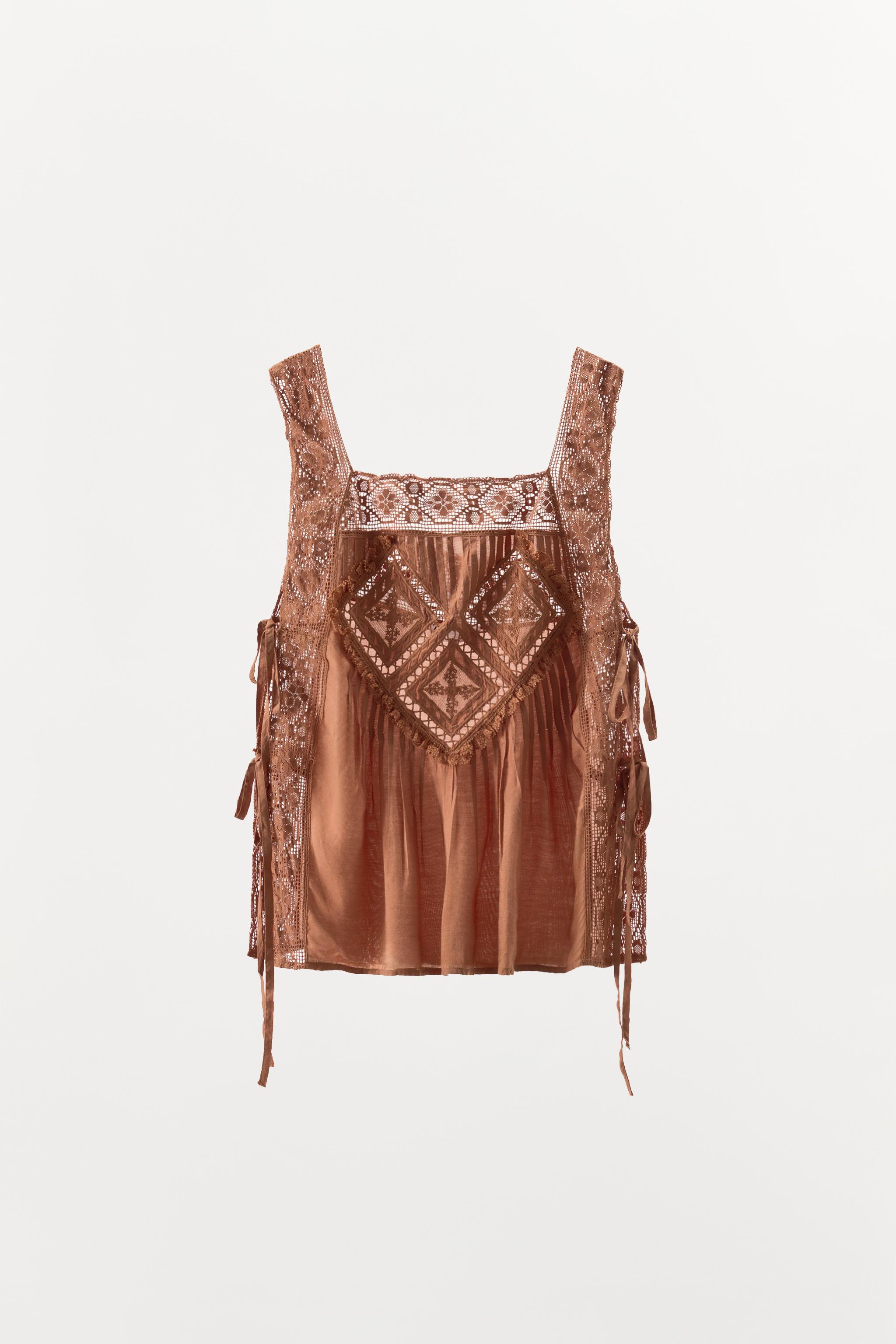 LIMITED EDITION RHOMBUS LACE TOP