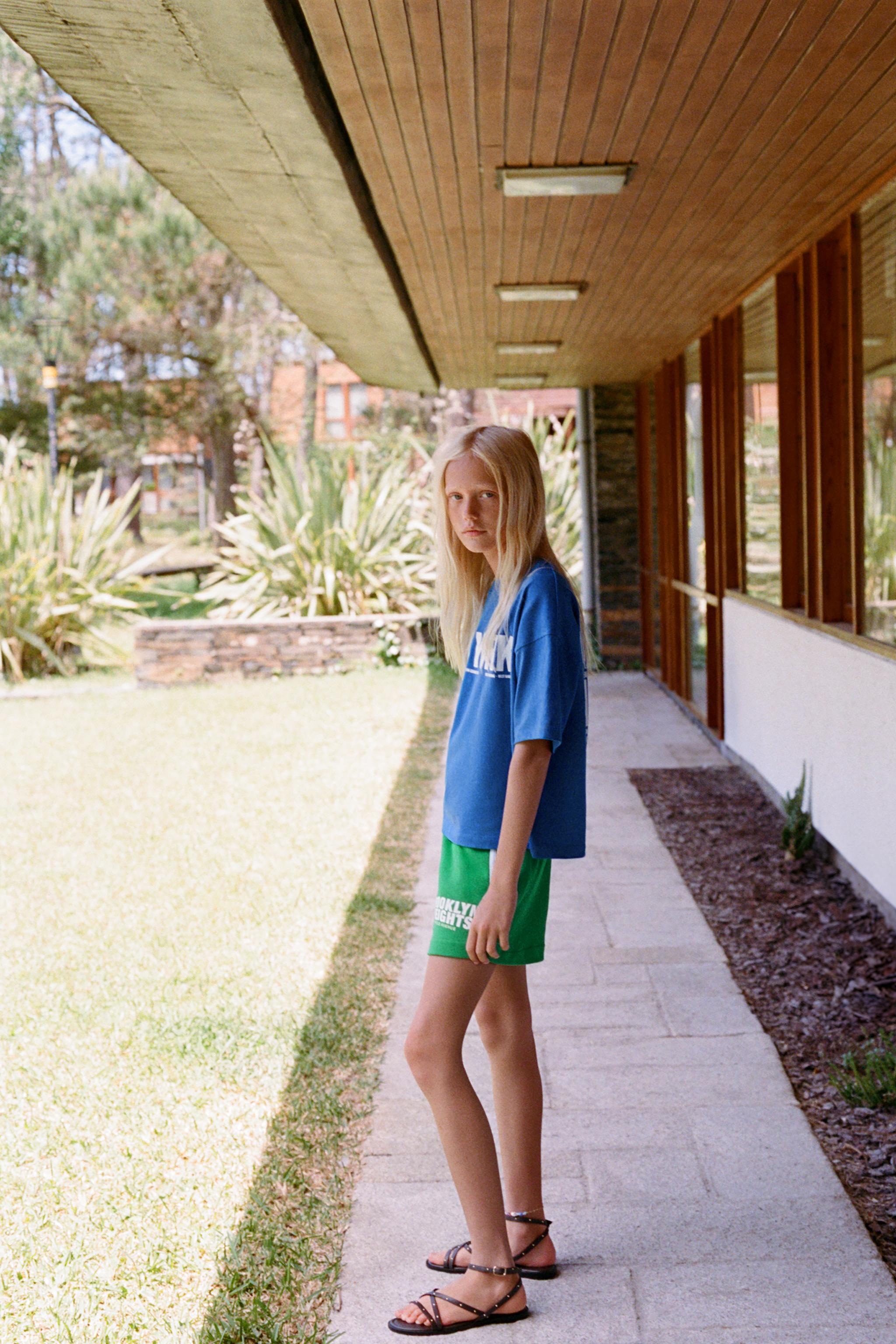 TEXT SIDE STRIPE SHORTS