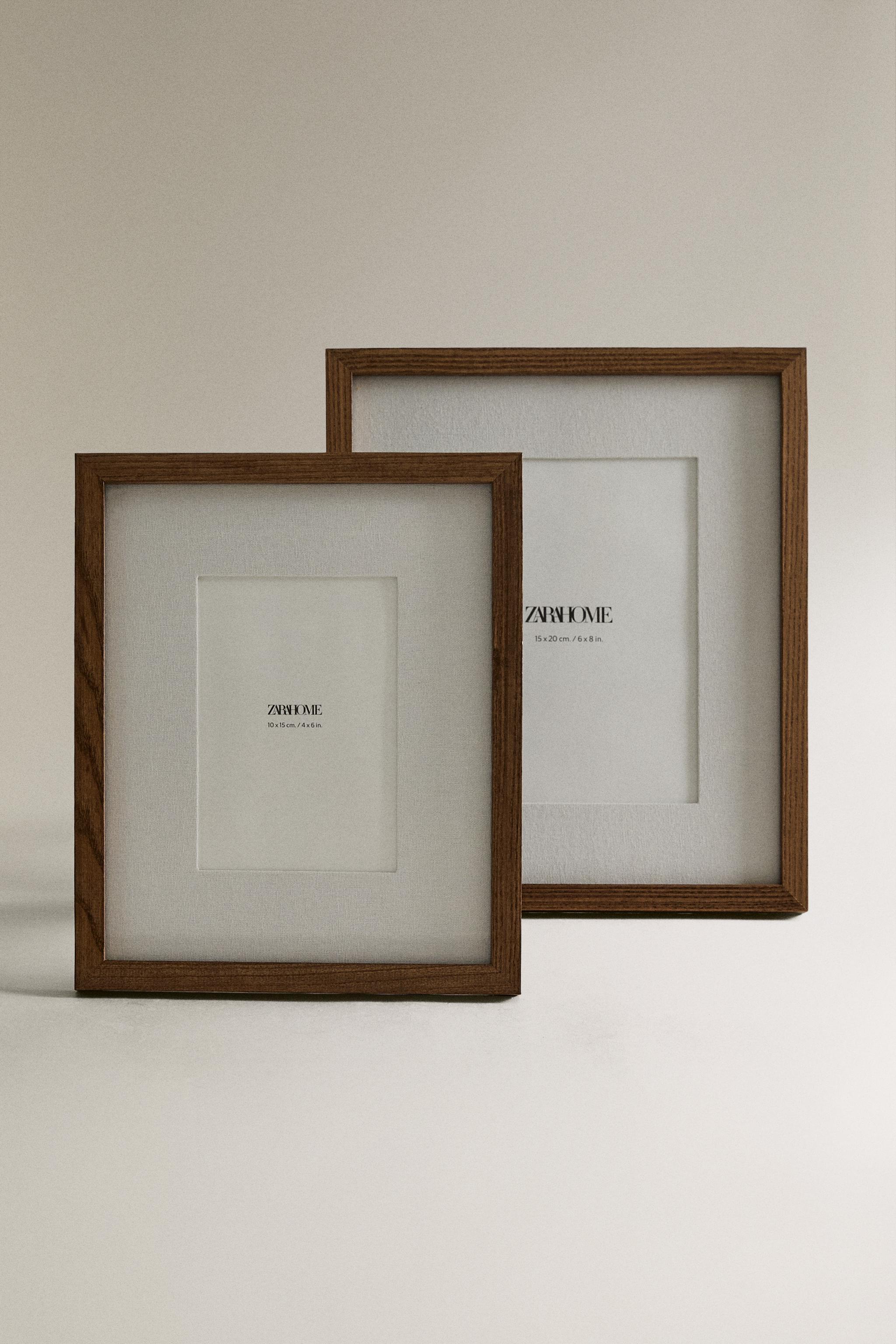 WOOD AND LINEN PICTURE FRAME