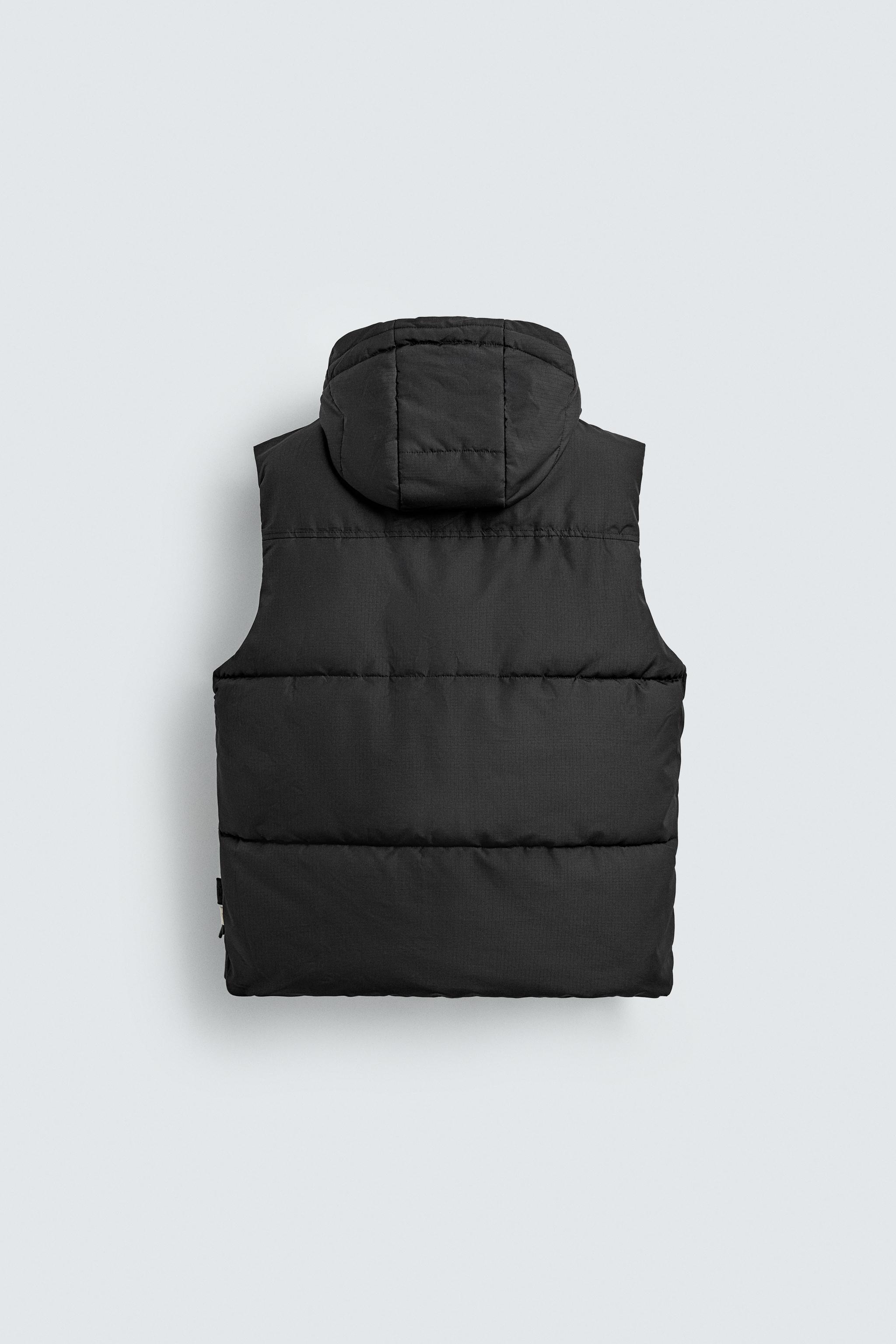 HOODED PUFFER VEST