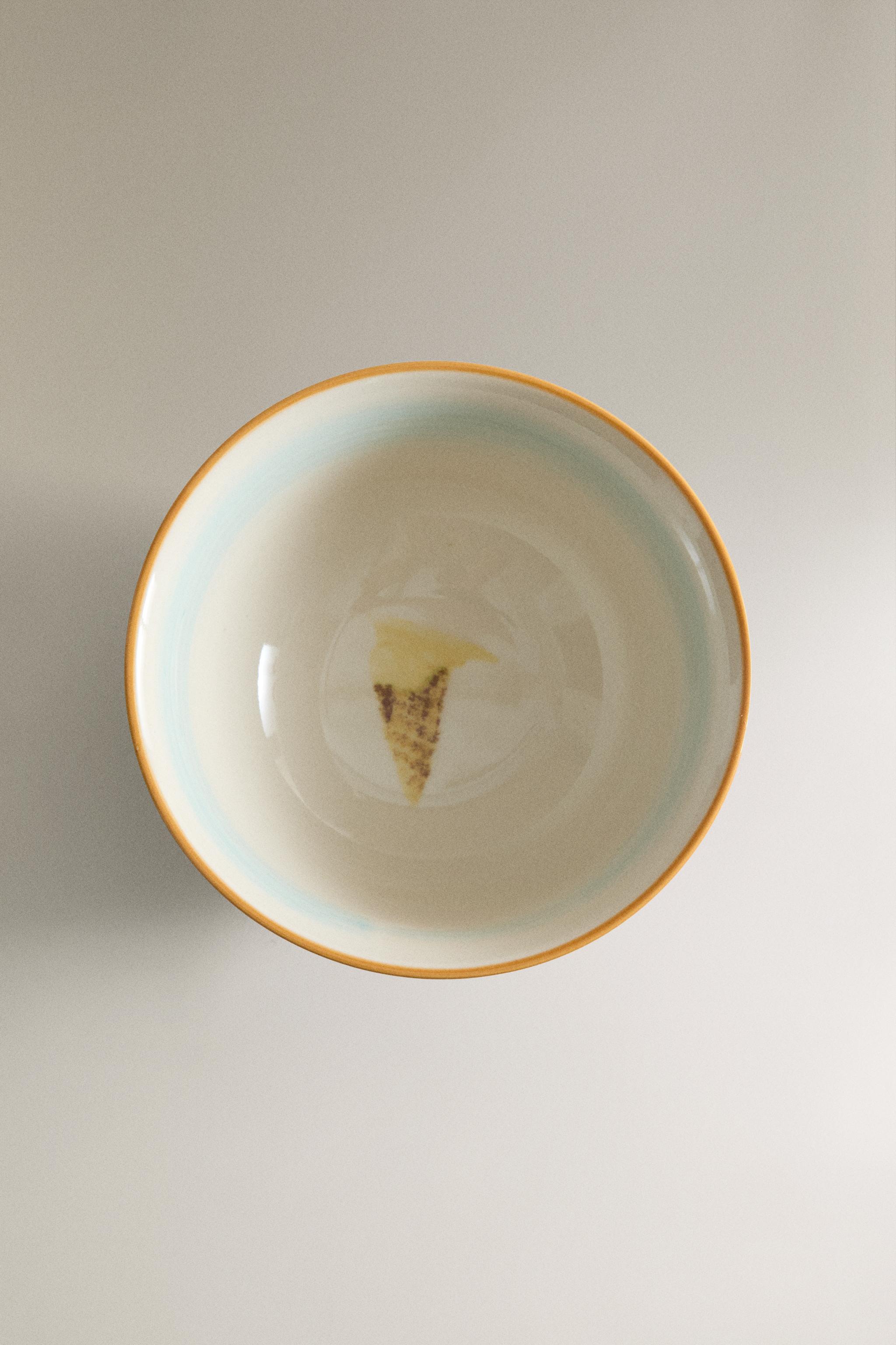 STONEWARE BOWL WITH ICE CREAM DESIGN