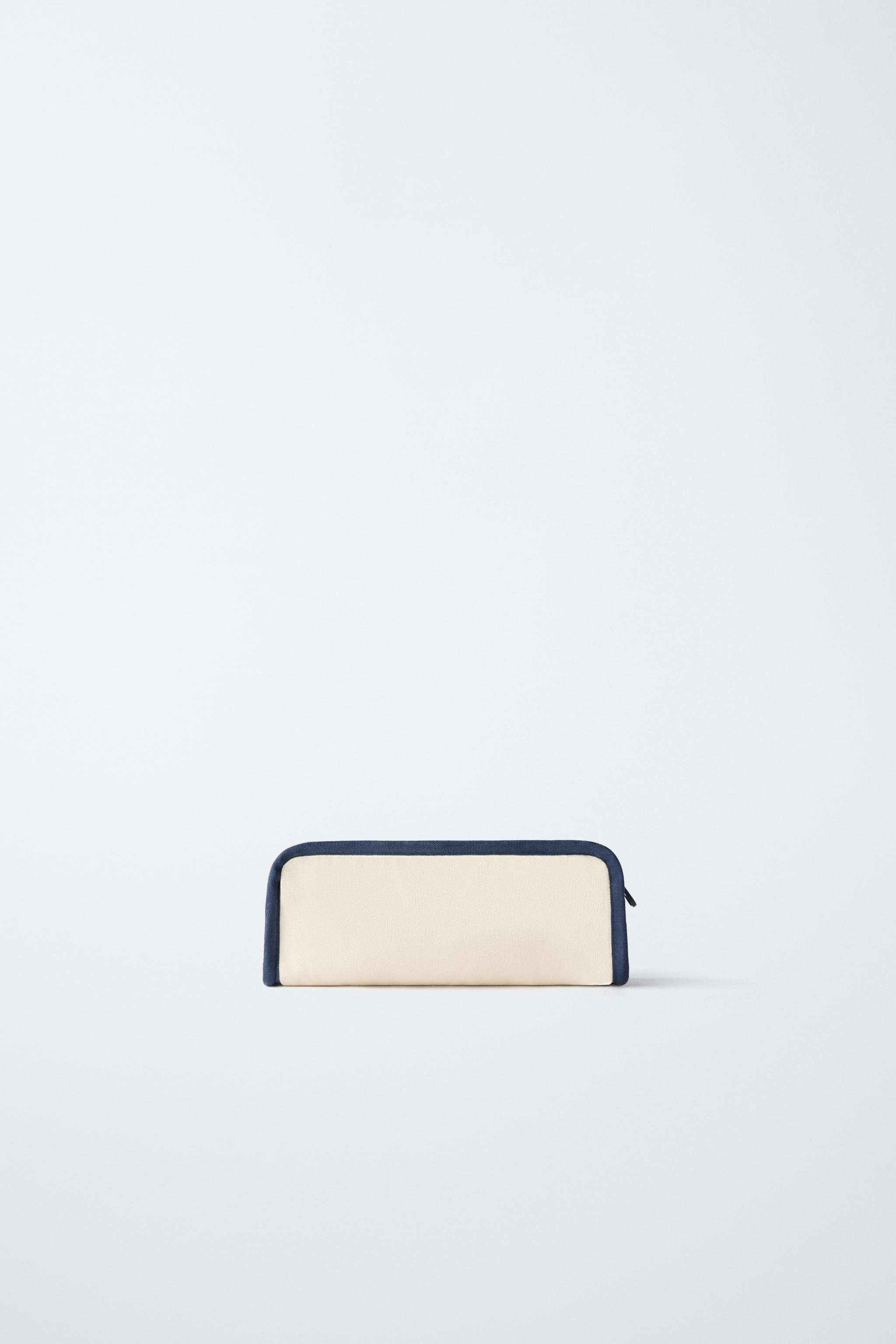 PIKACHU POKÉMON ™ PENCIL CASE