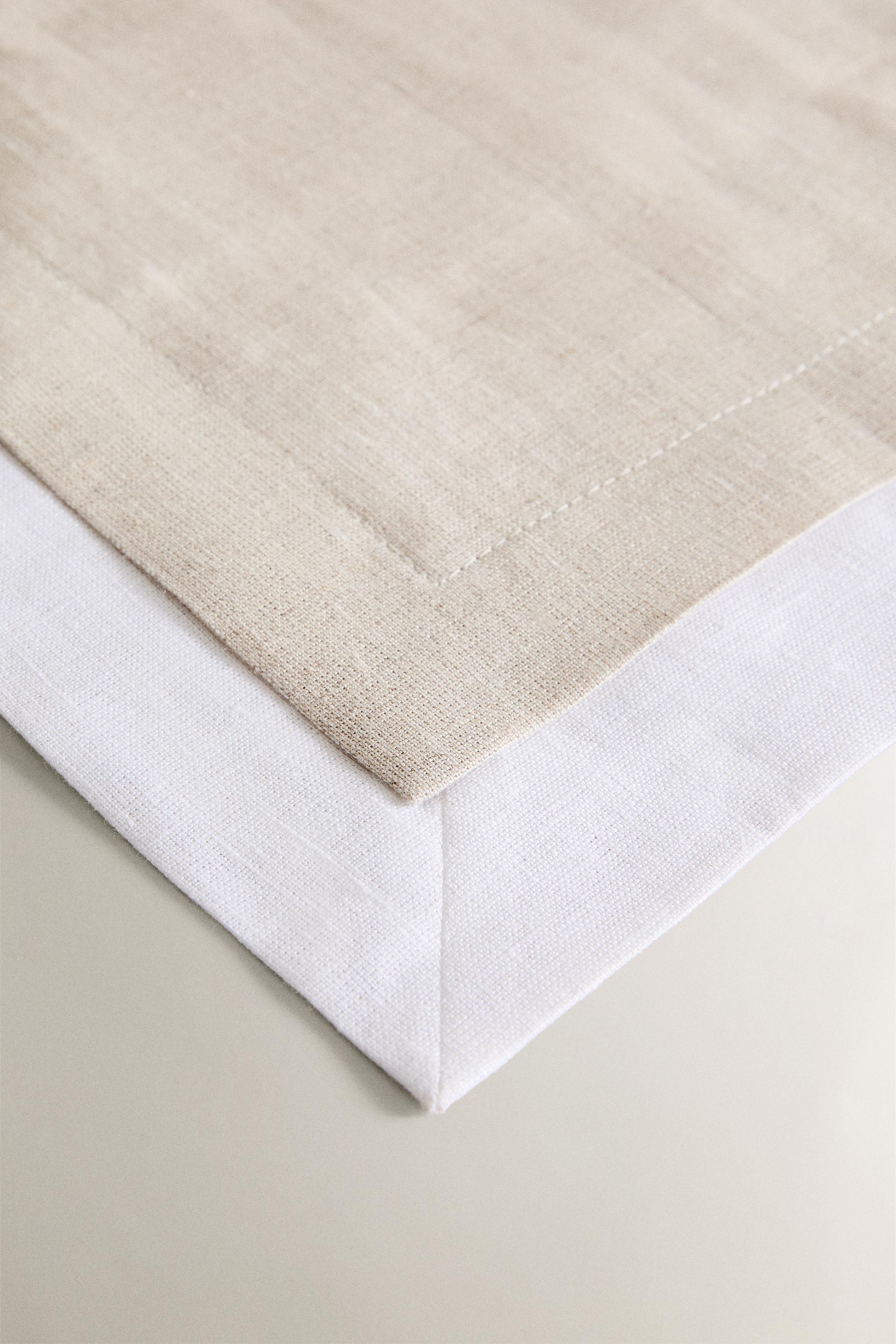 DOUBLE-LAYER PLACEMAT