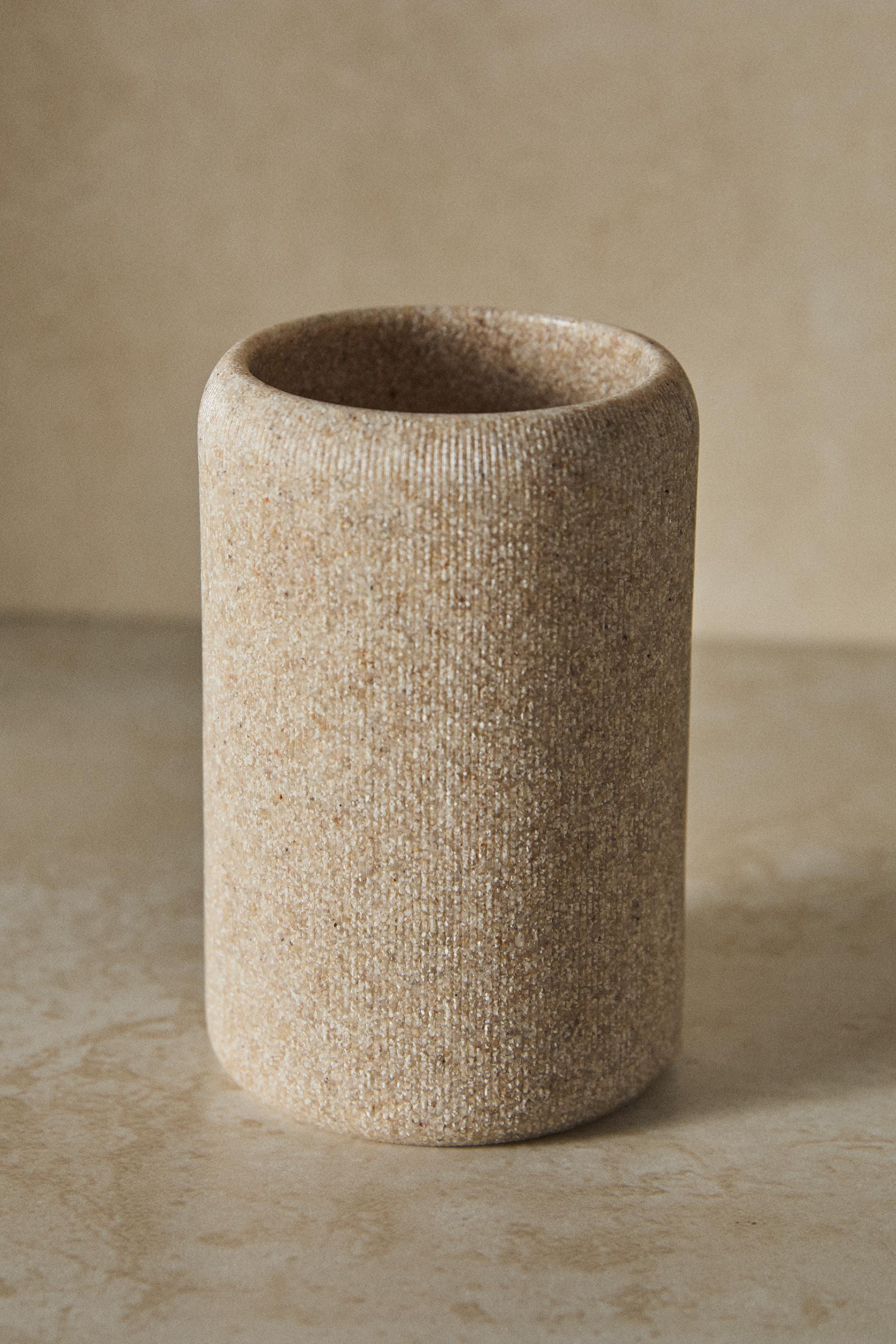 RESIN TOOTHBRUSH HOLDER