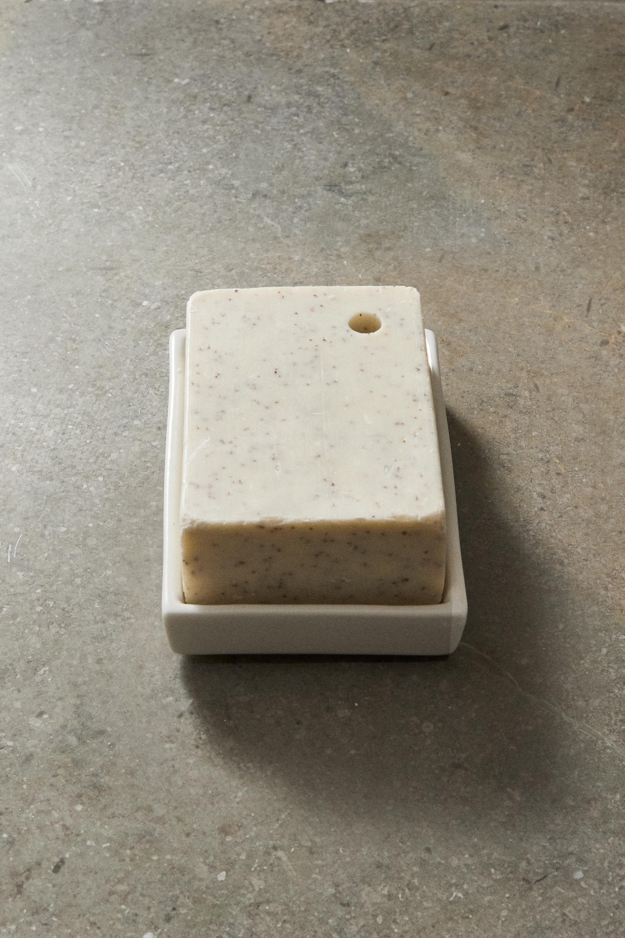 EARTHENWARE BATHROOM SOAP DISH WHITE