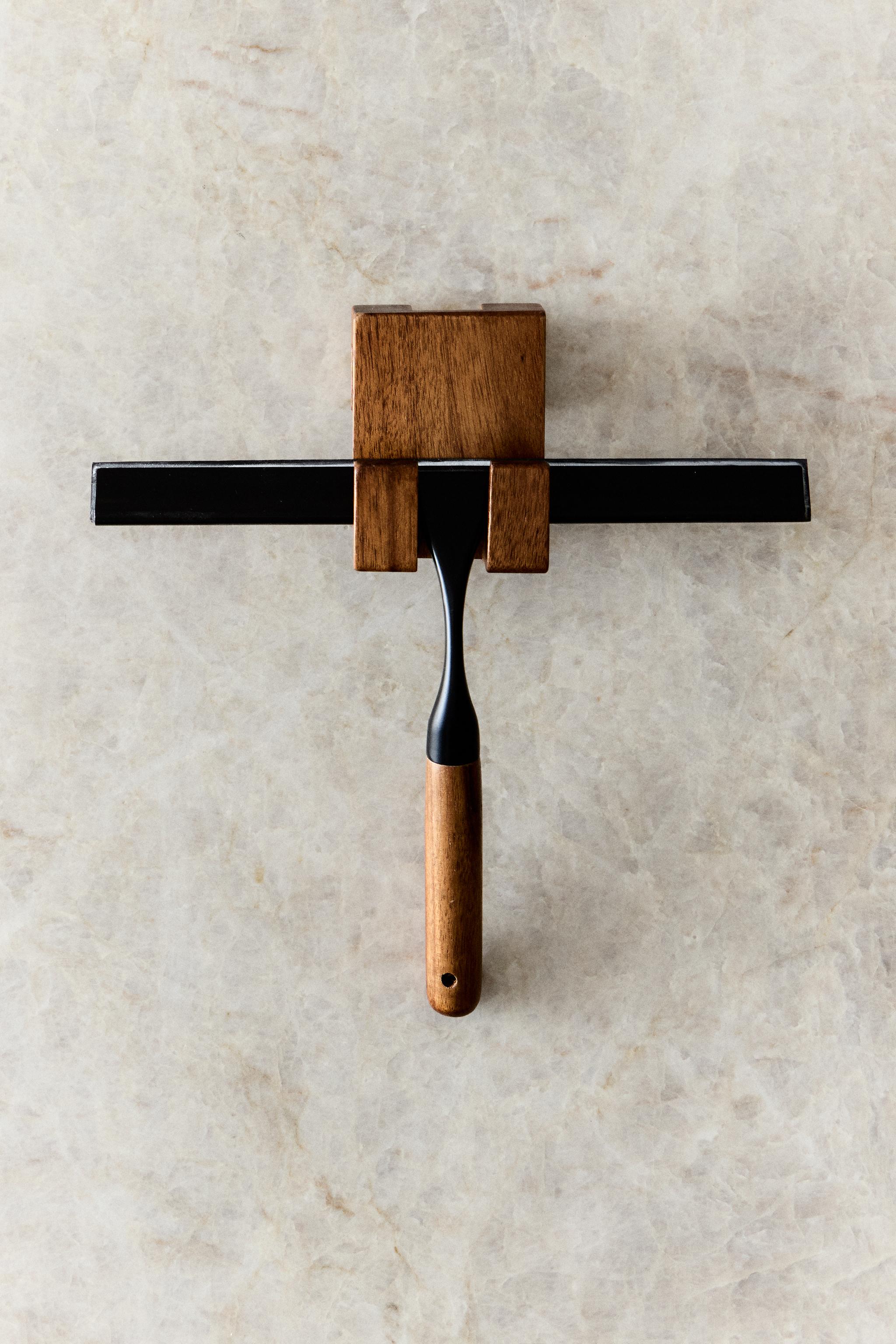 GLASS CLEANER ACCESSORY