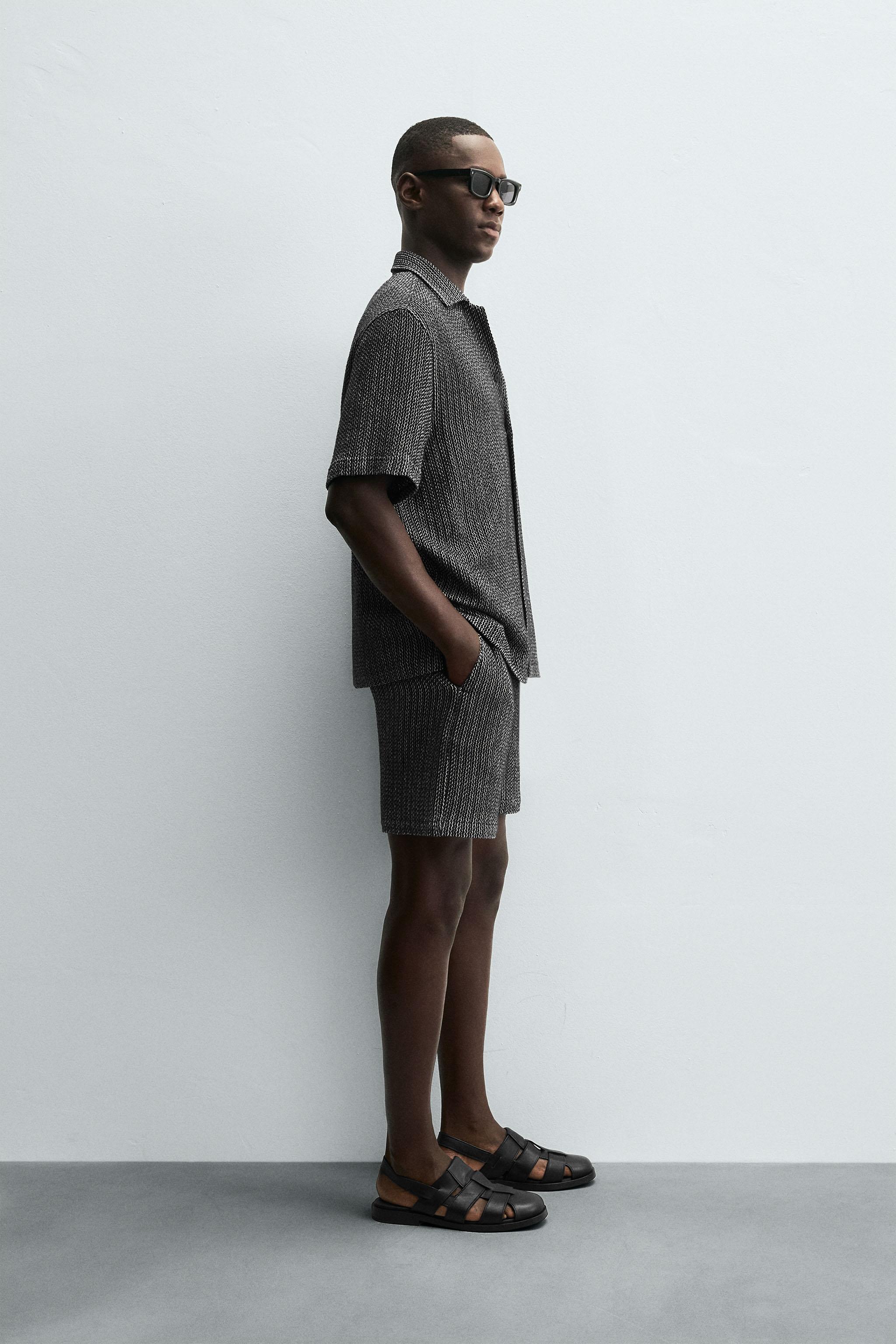 JACQUARD TEXTURED SHORTS