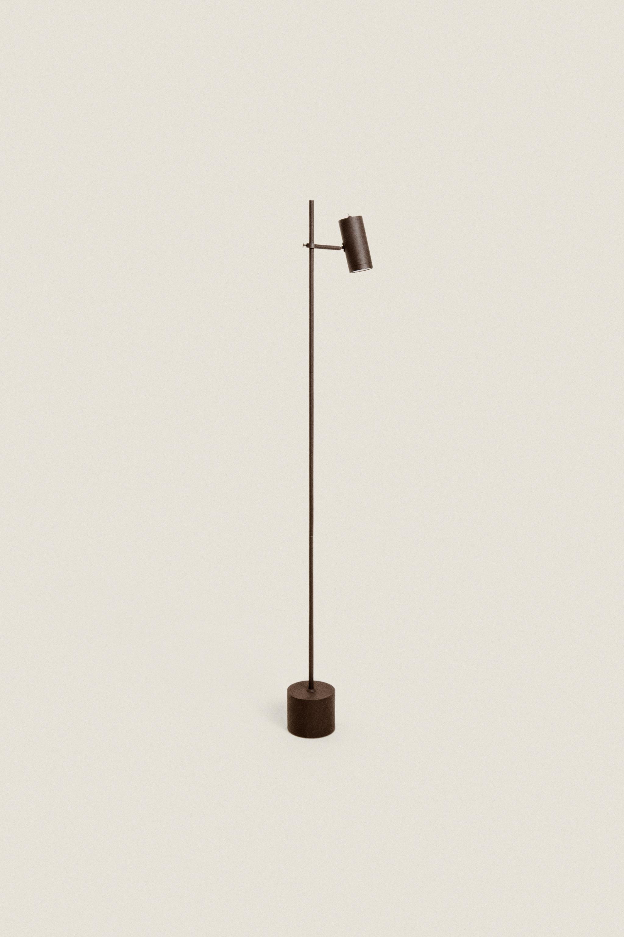 CORDLESS SPOTLIGHT FLOOR LAMP