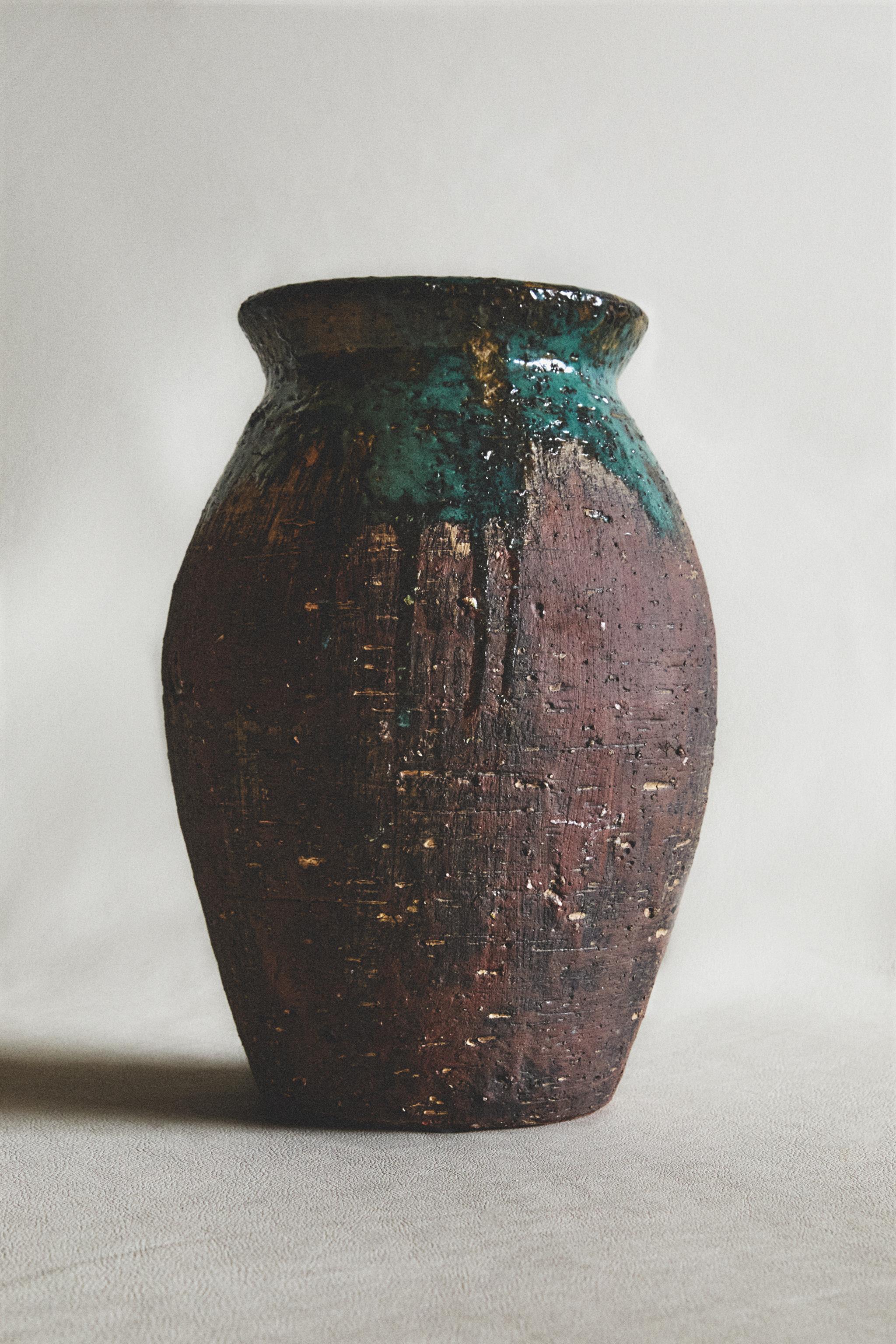 TERRACOTTA DRIP VASE