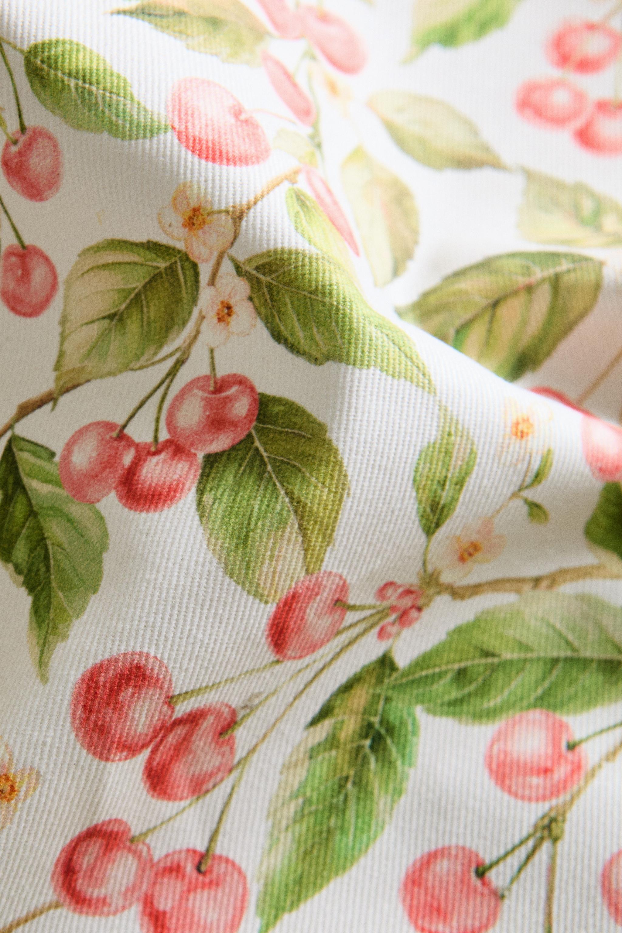 RESIN-COATED TABLECLOTH WITH A CHERRY PRINT