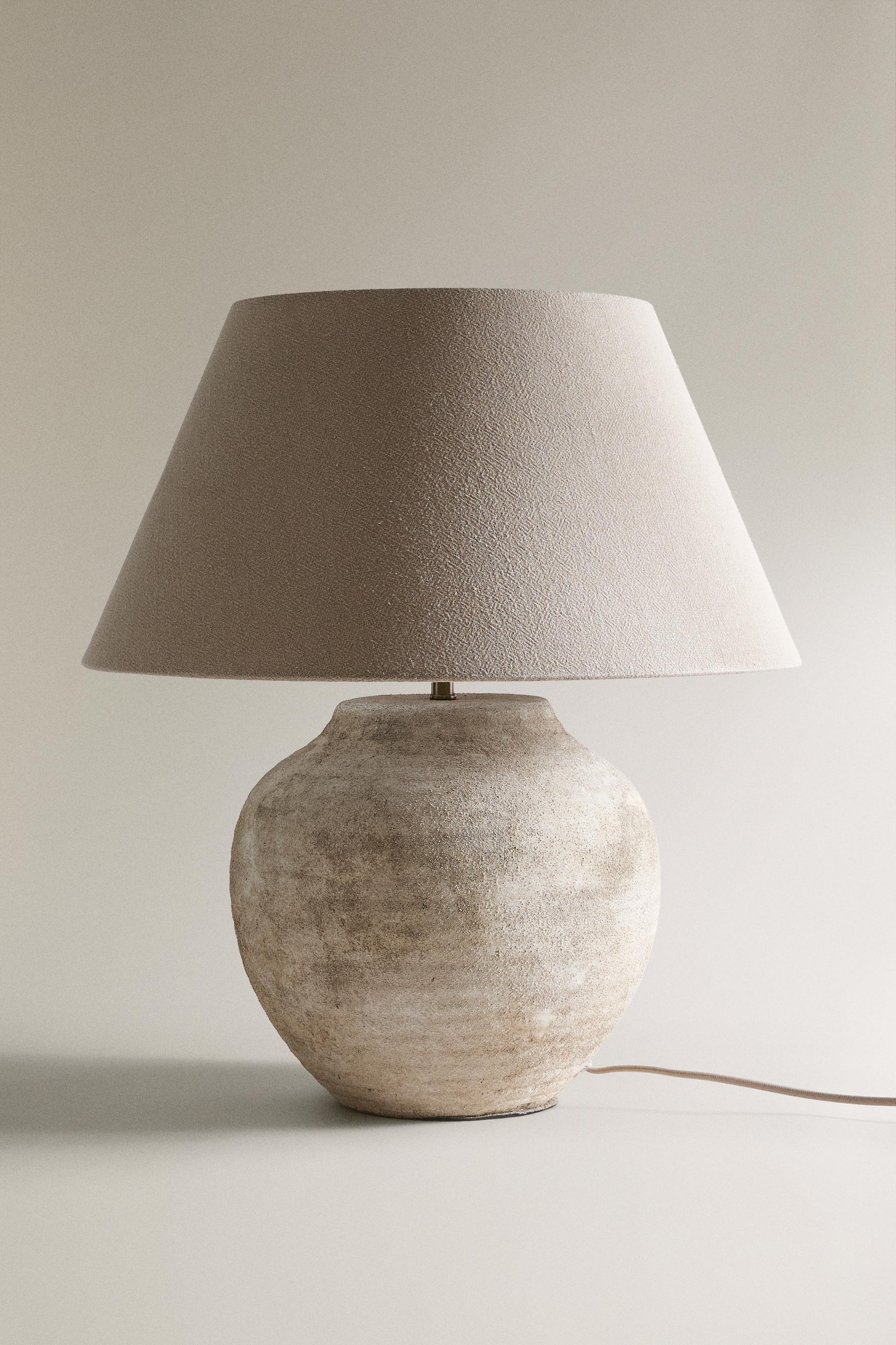 LARGE ANTIQUE FINISH CERAMIC TABLE LAMP