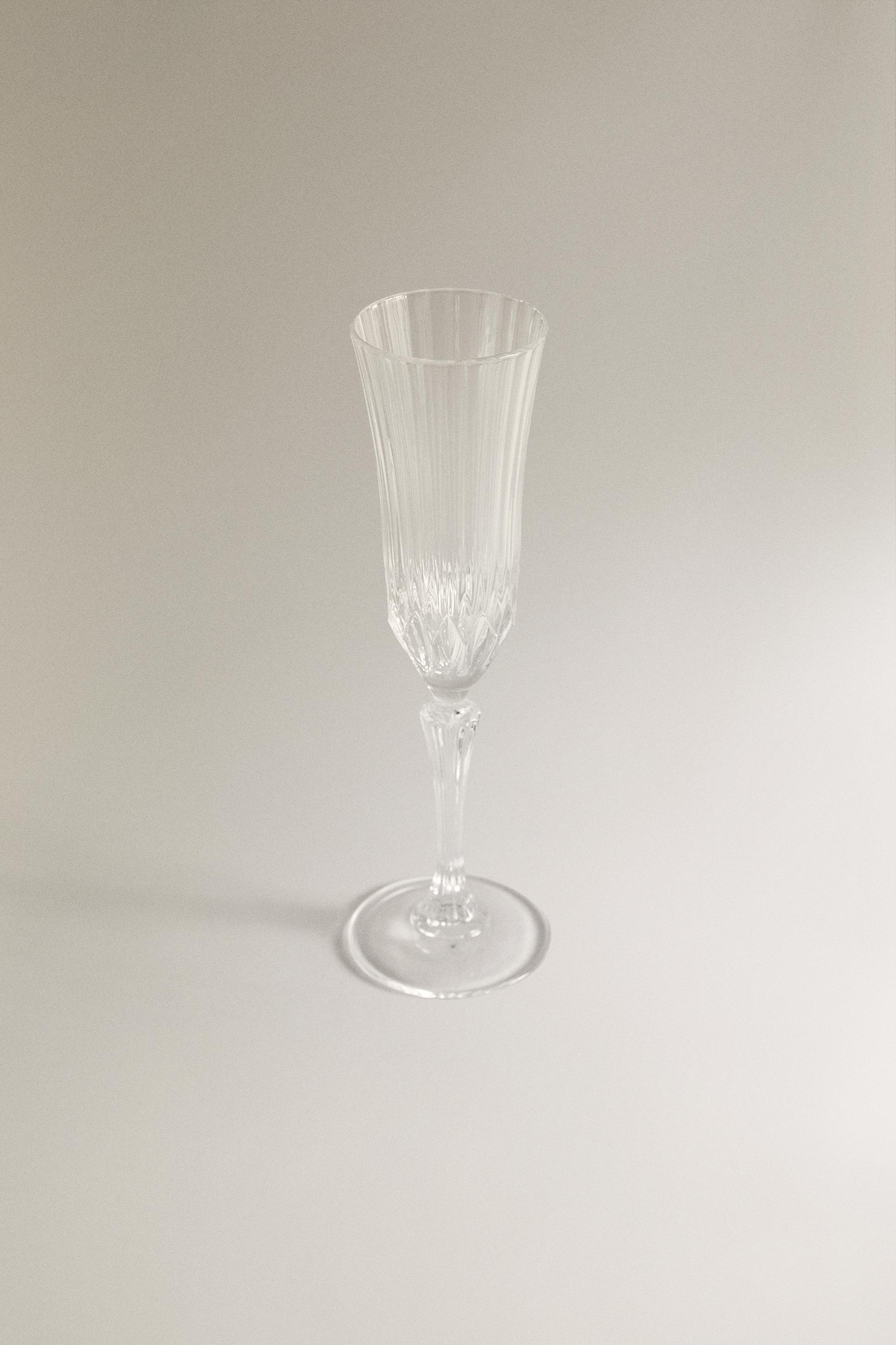 ENGRAVED CRYSTALLINE FLUTE GLASS WITH ENGRAVED GLASS EFFECT