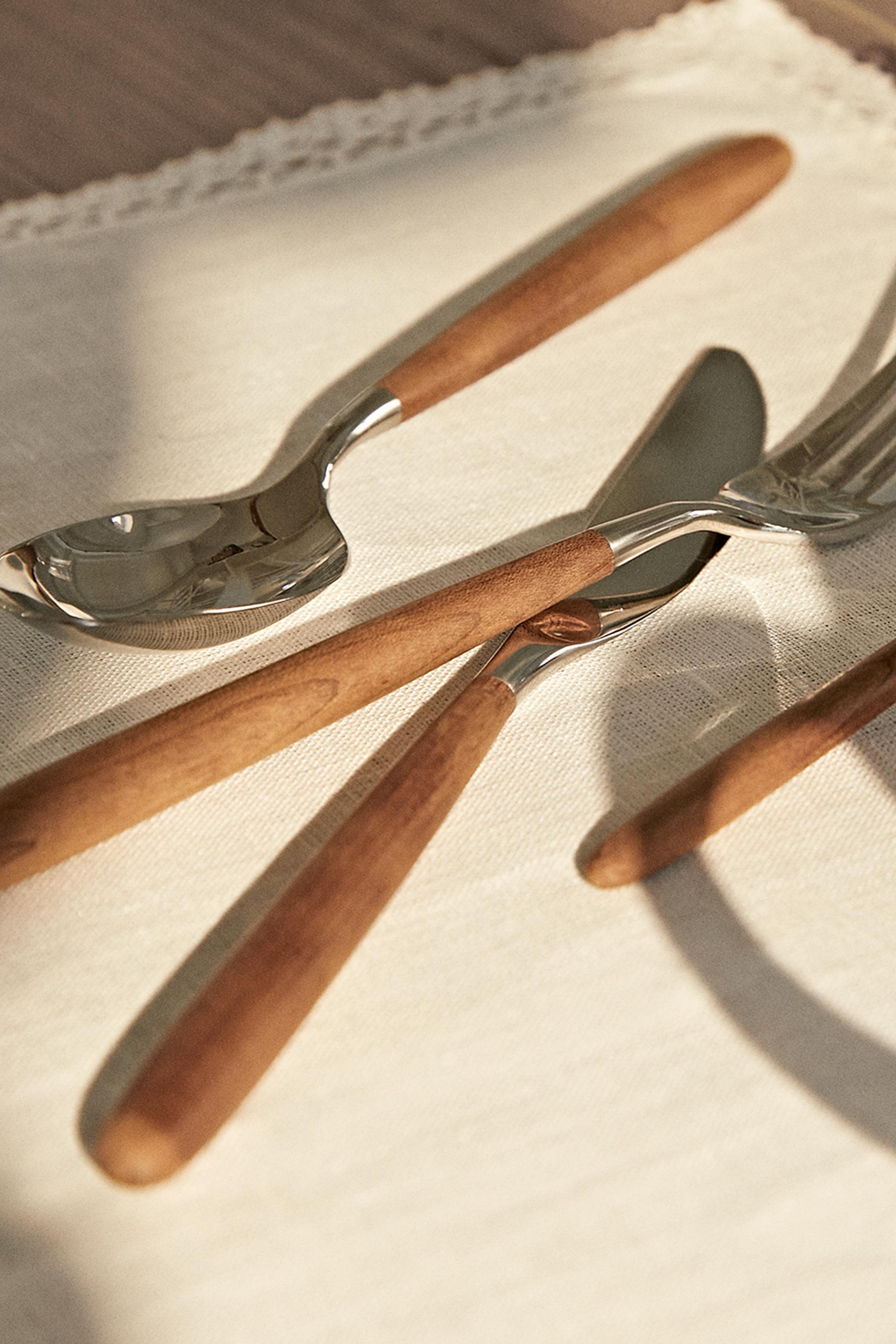 4-PIECE MAPLE FLATWARE SET