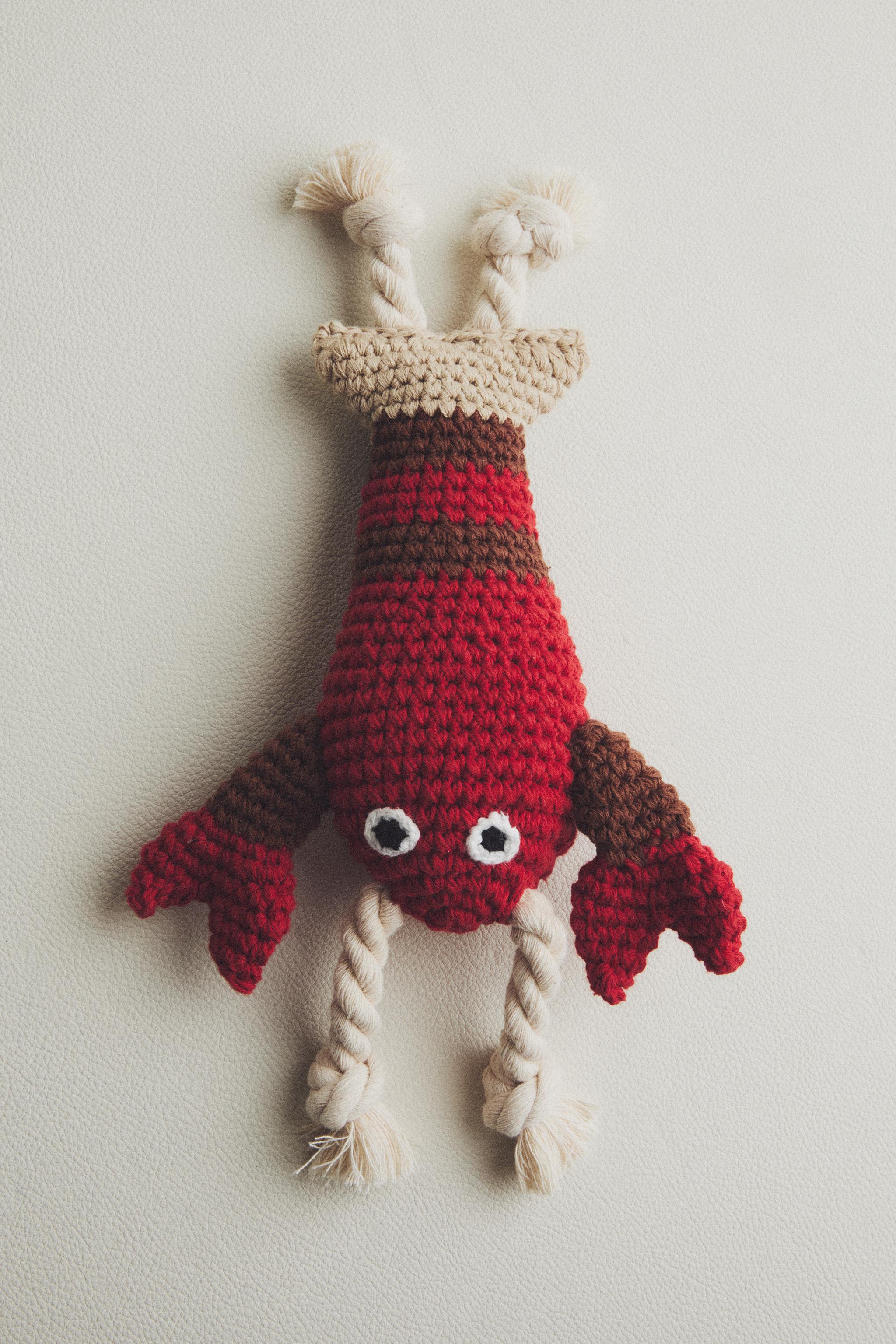CROCHET LOBSTER PET TOY
