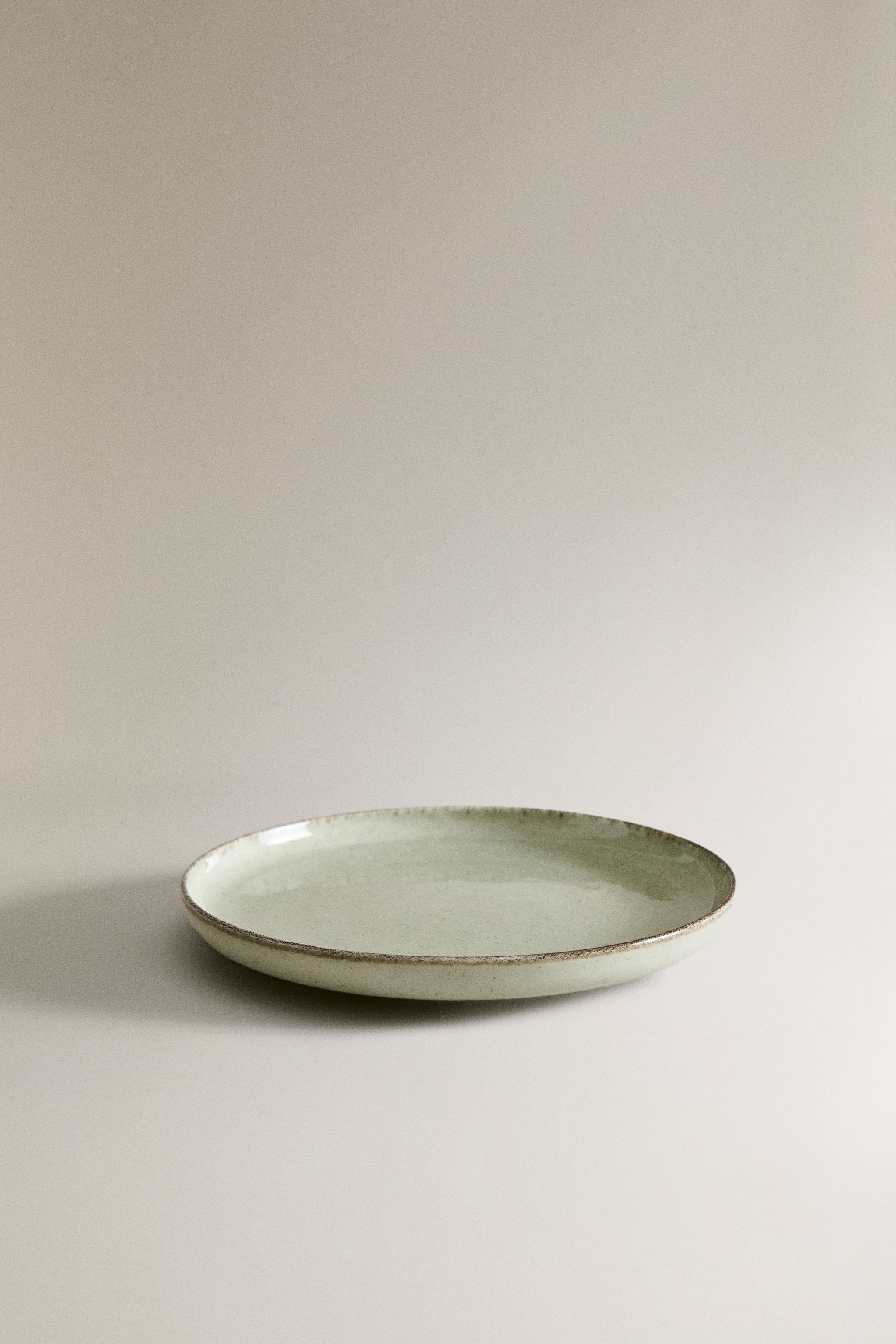 PORCELAIN DESSERT PLATE WITH ANTIQUE FINISH RIM