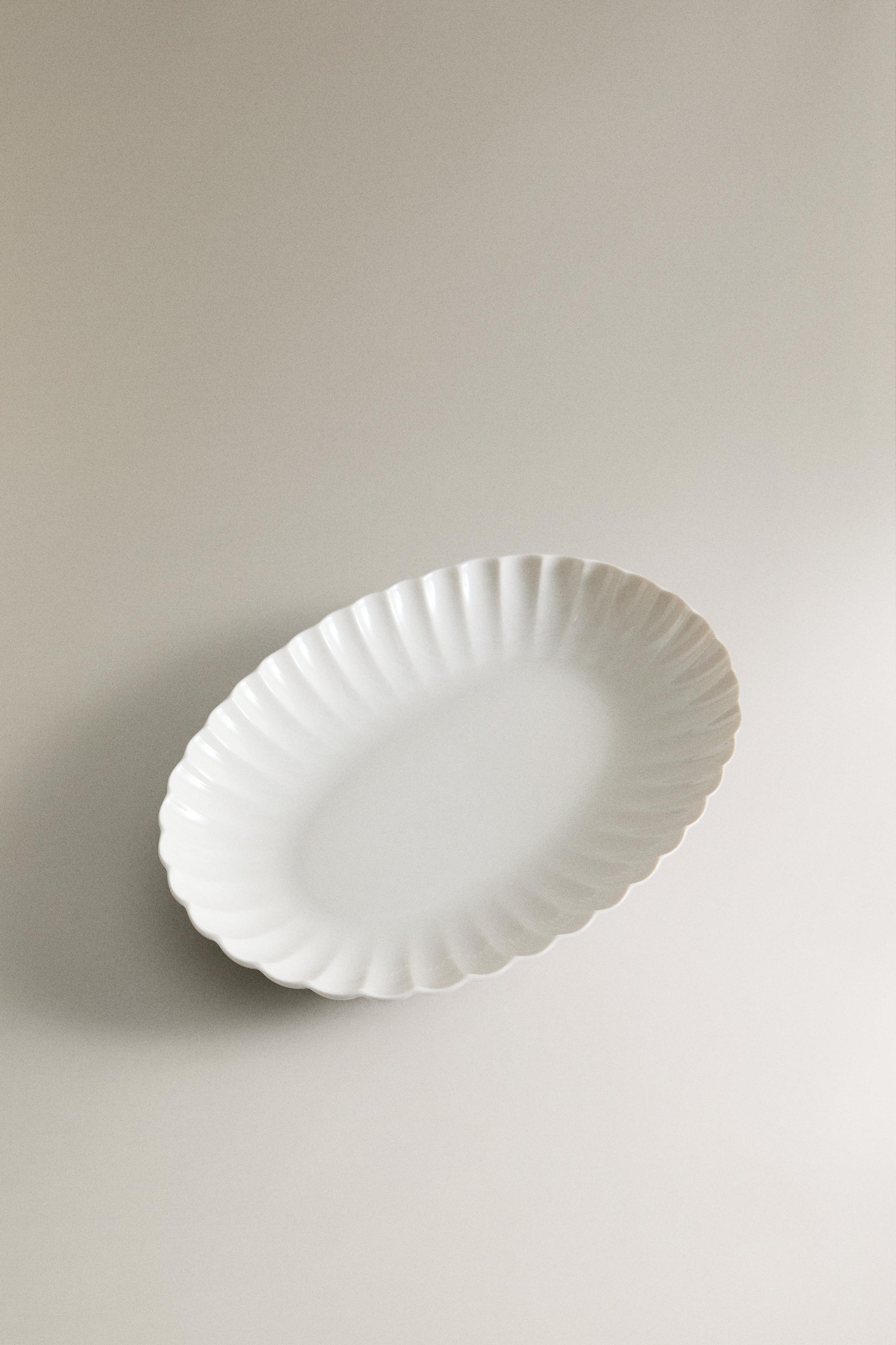 SCALLOPED PORCELAIN SERVING DISH