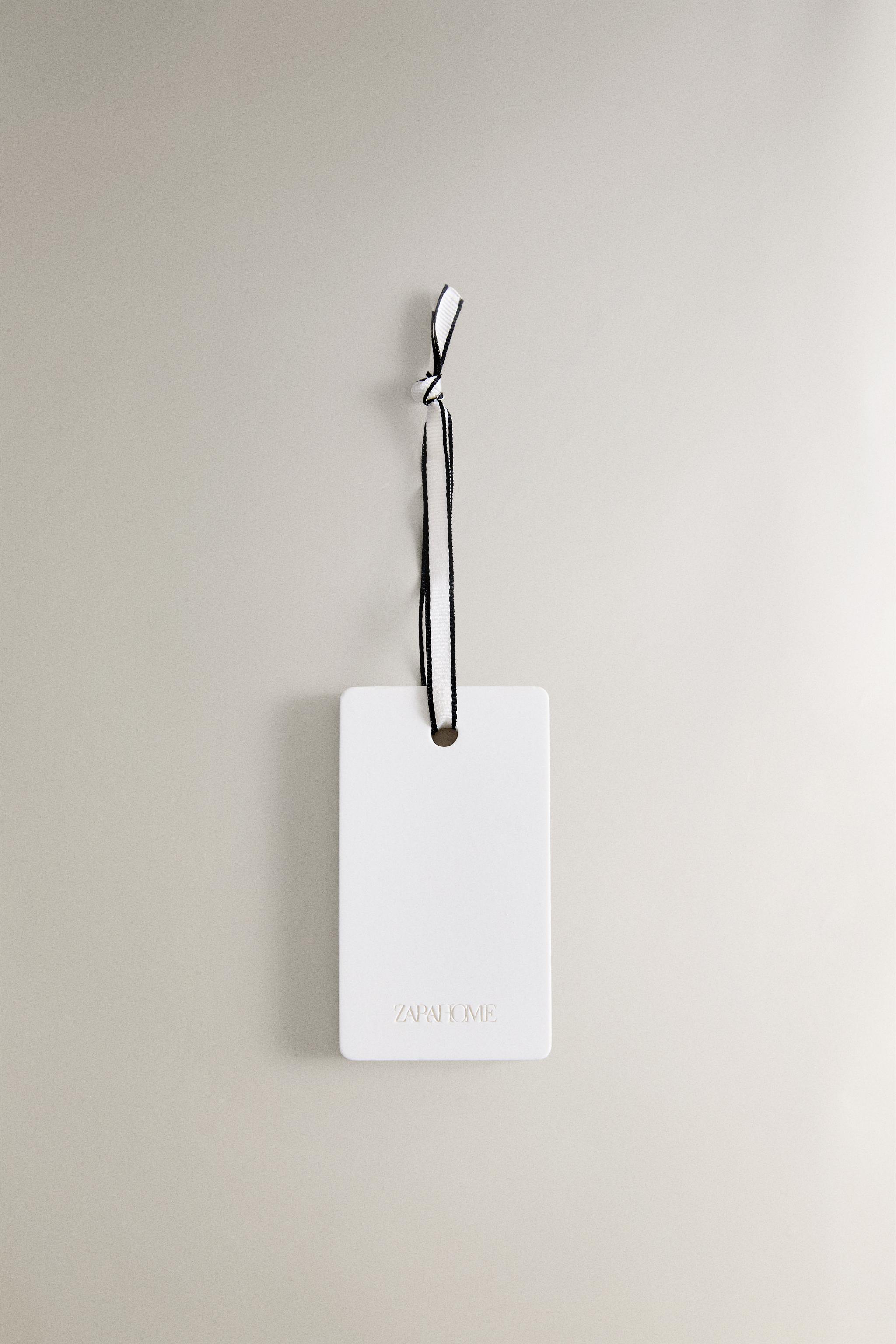 SET OF WHITE POWDERY WARDROBE SCENTED STICKS (SET OF 4)