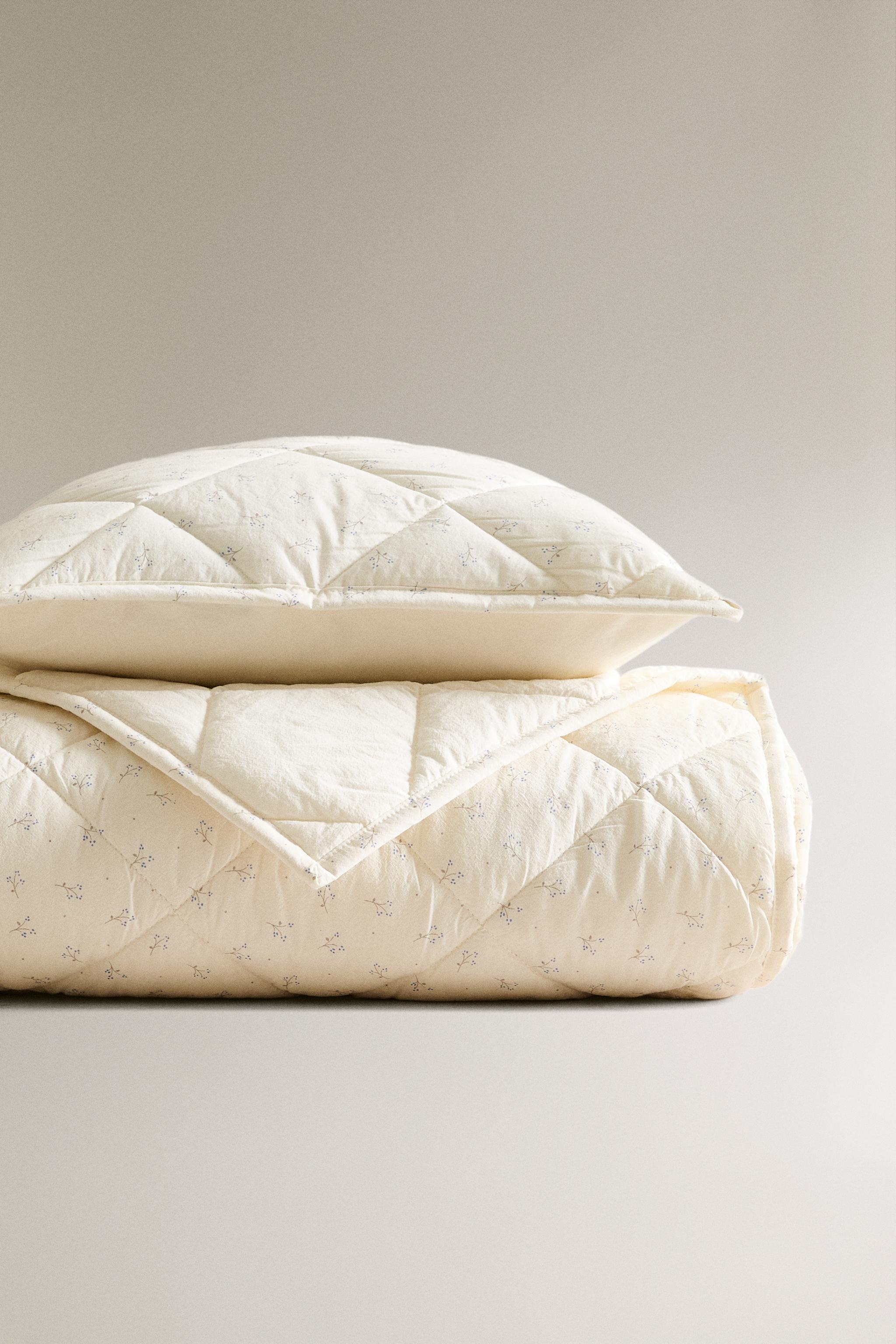 CHILDREN'S FLORAL PRINT QUILT