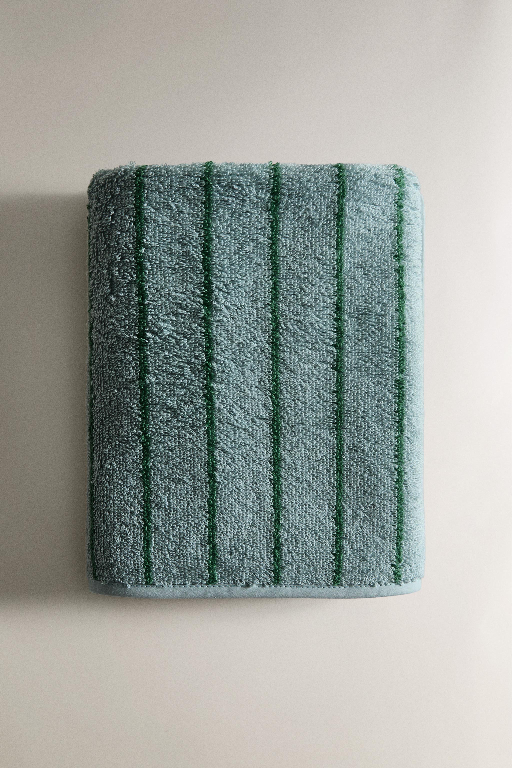 CHILDREN’S STRIPED VELOUR BATH TOWEL