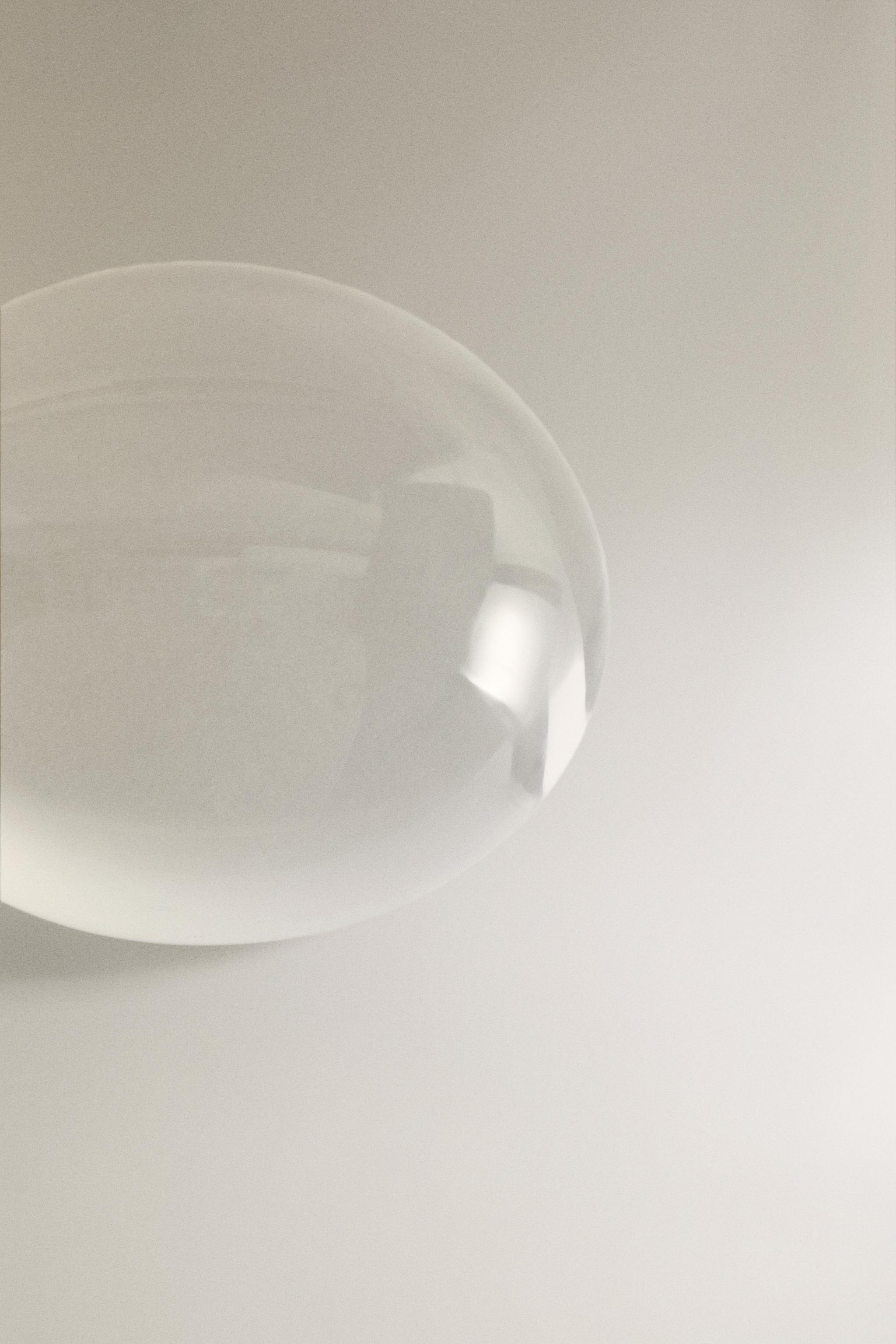 MAGNIFYING PAPERWEIGHT