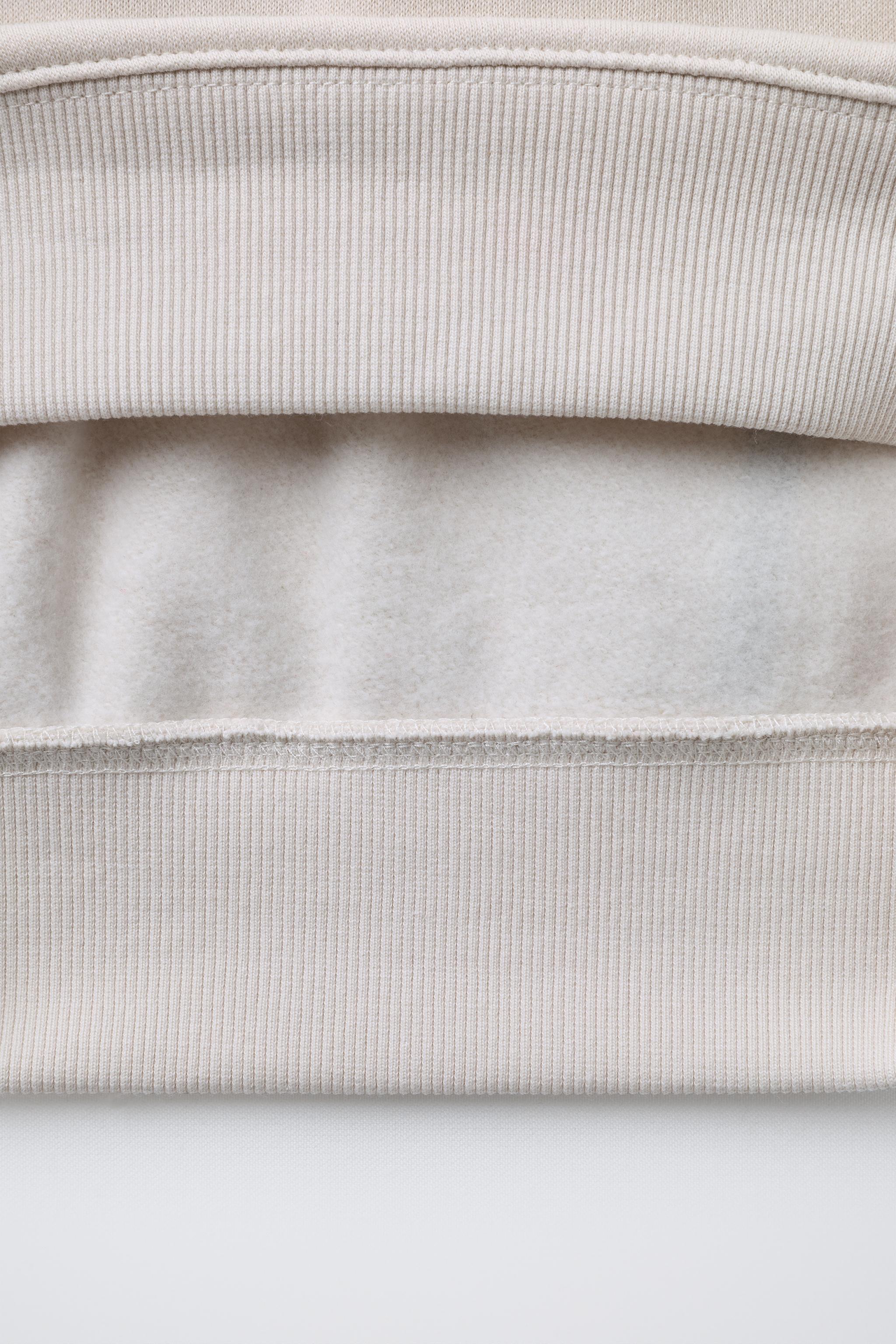 GRAFFITI PRINT SWEATSHIRT