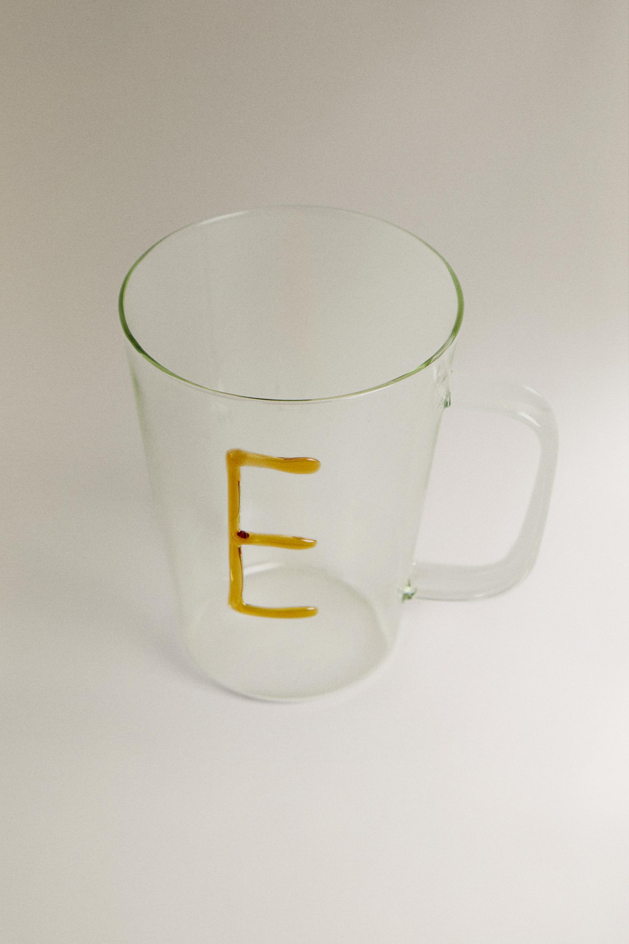 BOROSILICATE MUG WITH INITIAL E