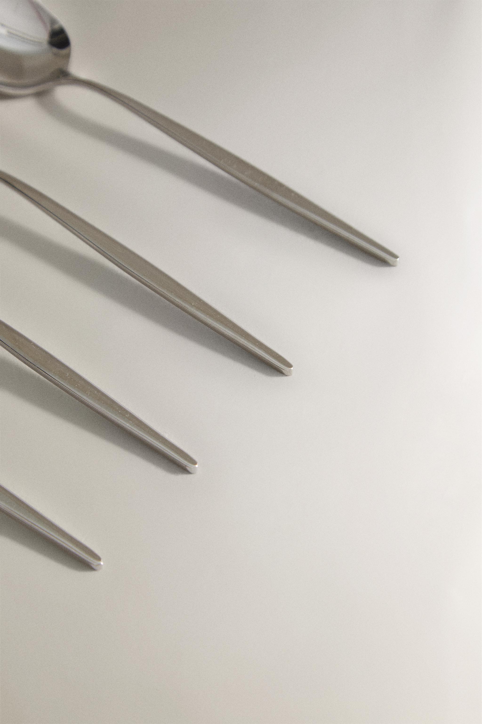 PACK OF DESSERT SPOONS WITH THIN HANDLES (PACK OF 4)