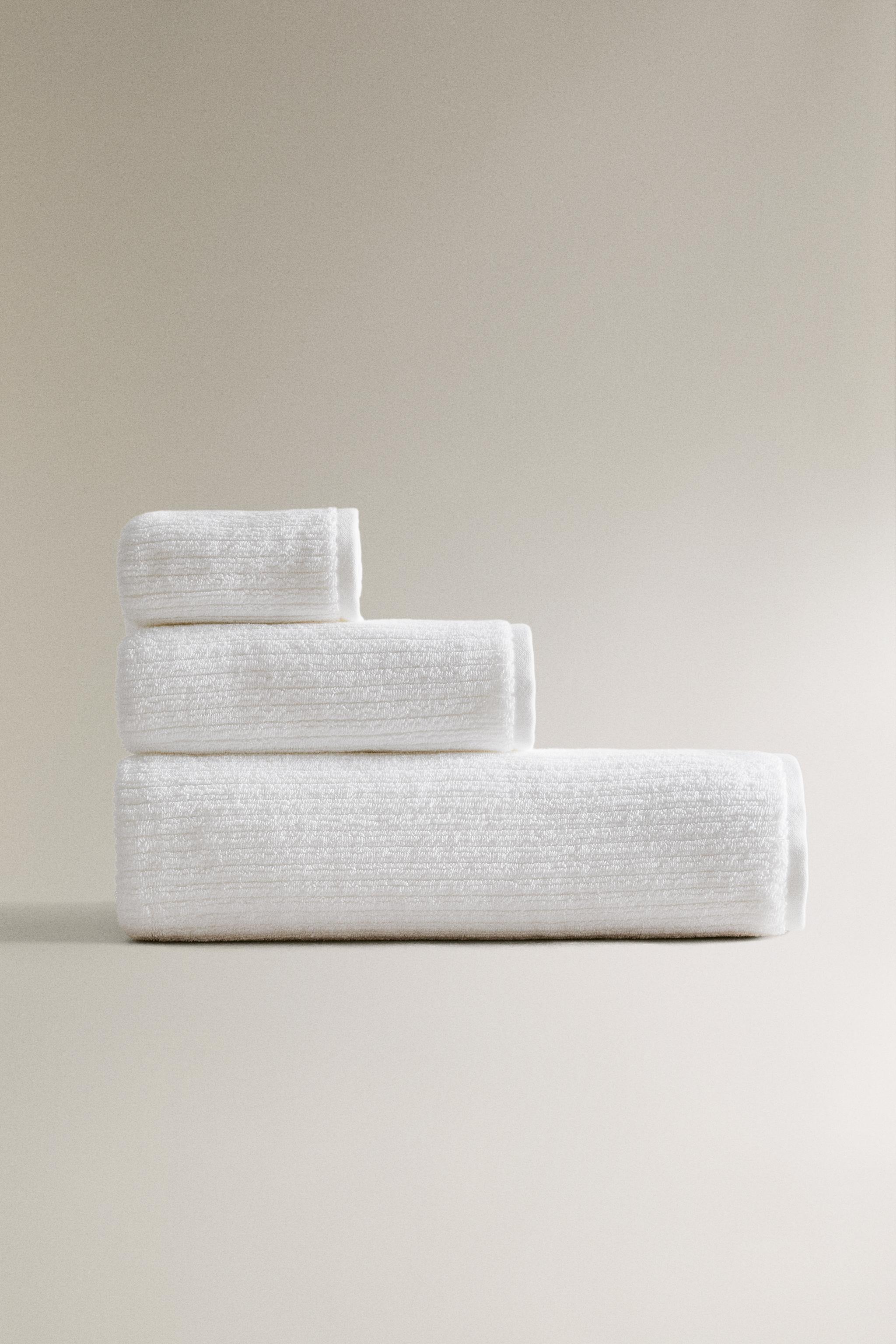 RIBBED TEXTURE BATH TOWEL