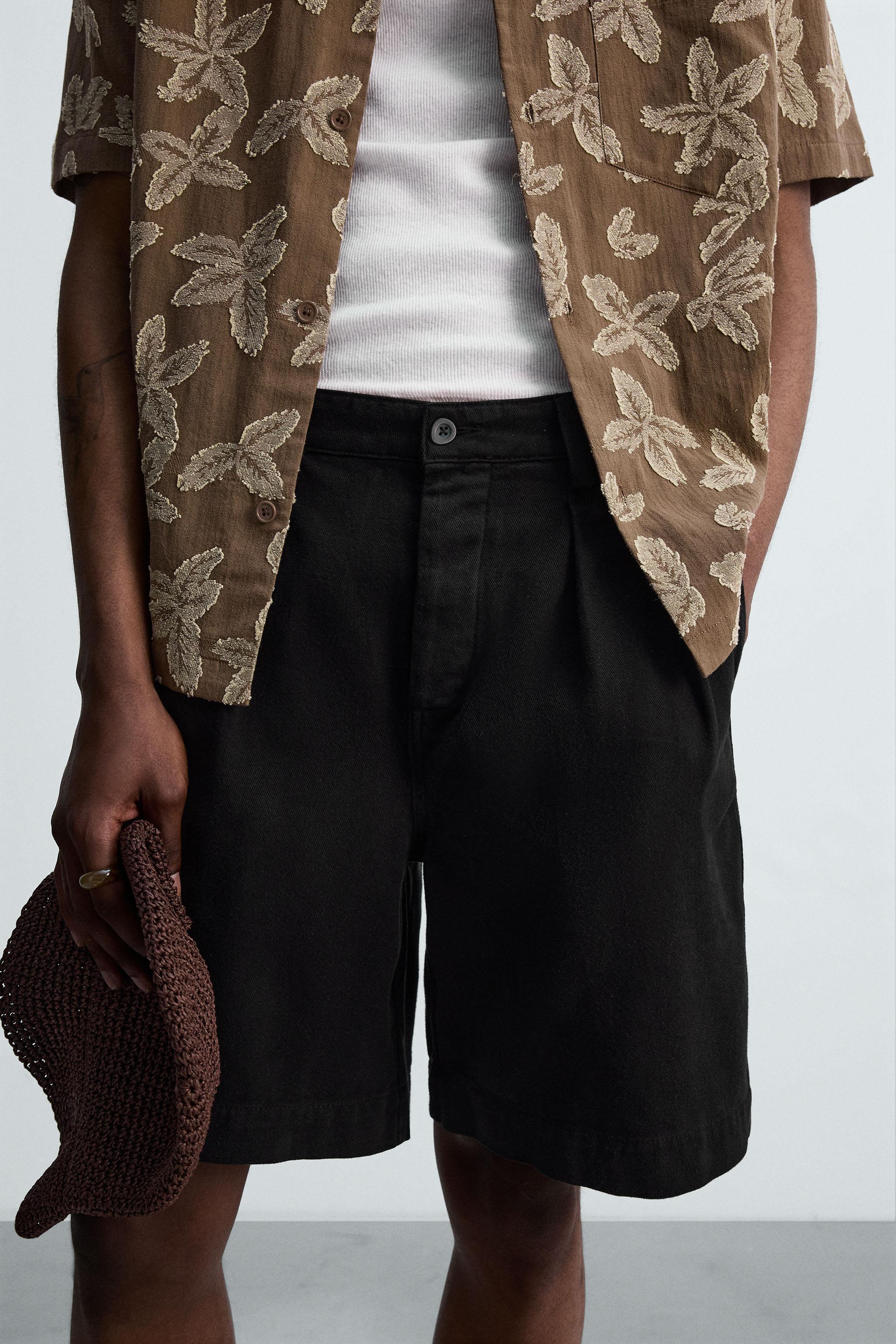 RELAXED FIT PLEATED BERMUDA SHORTS