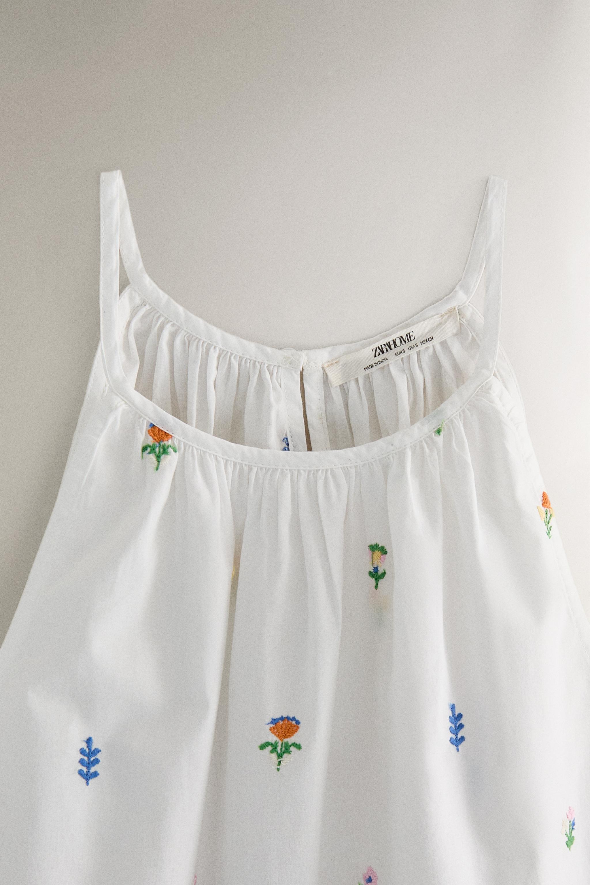 COTTON TOP WITH MINI FLOWERS