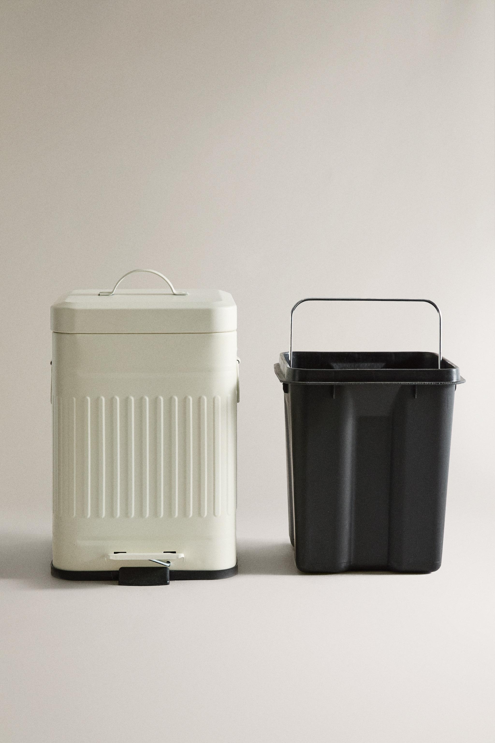 MINI KITCHEN TRASH CAN