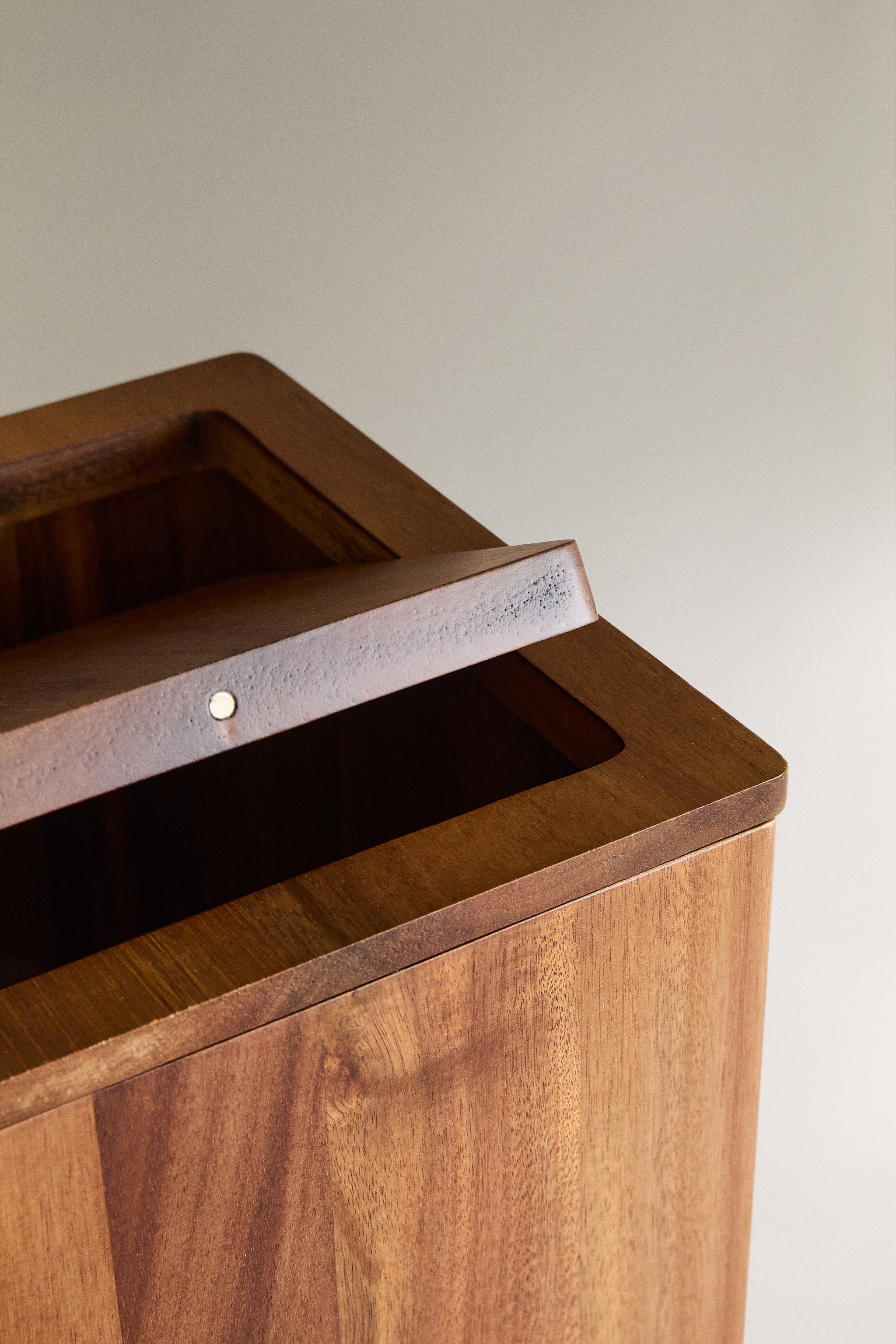 SQUARE WOODEN BATHROOM TRASH CAN