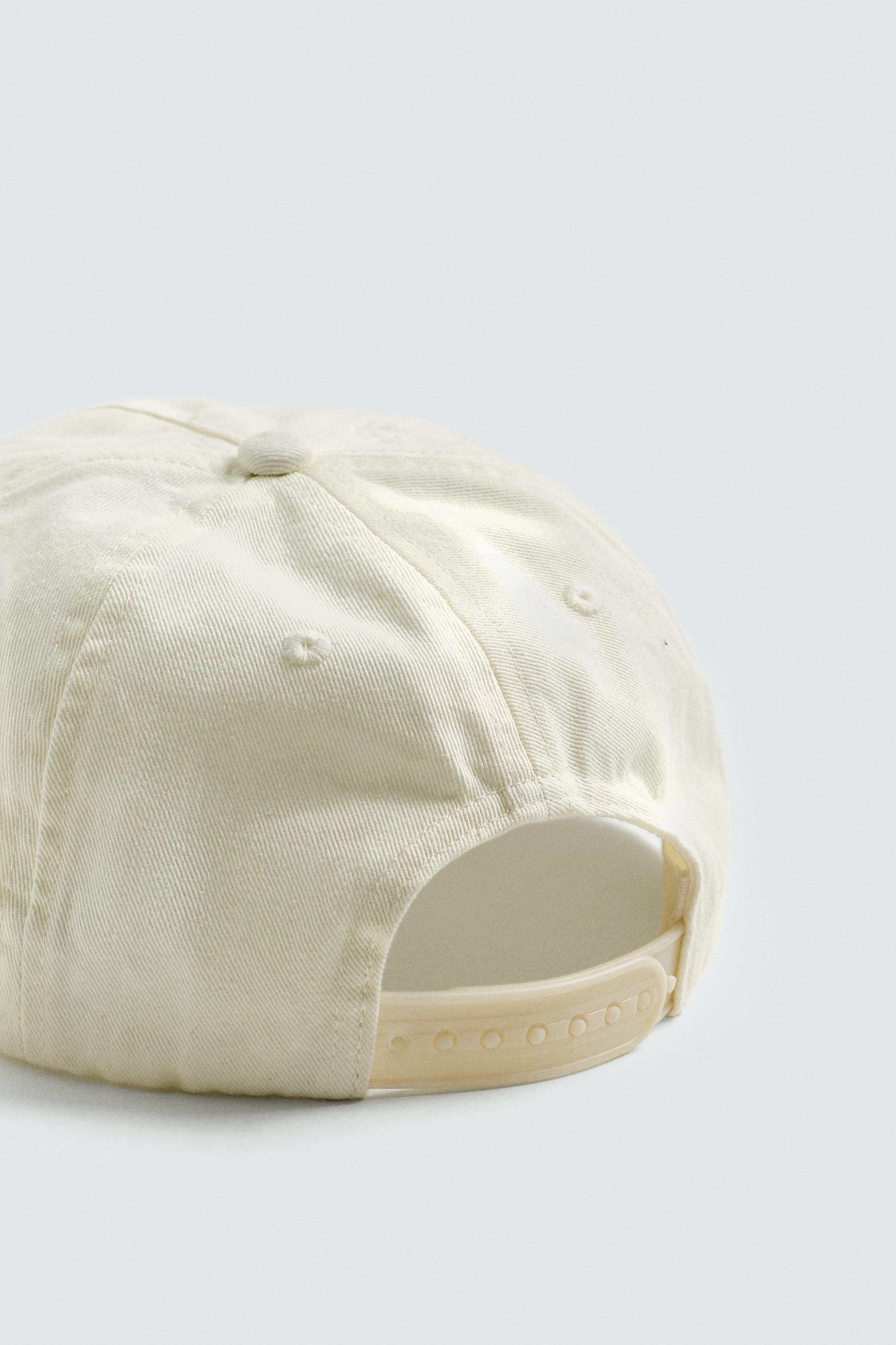 CONTRAST EMBROIDERY CAP