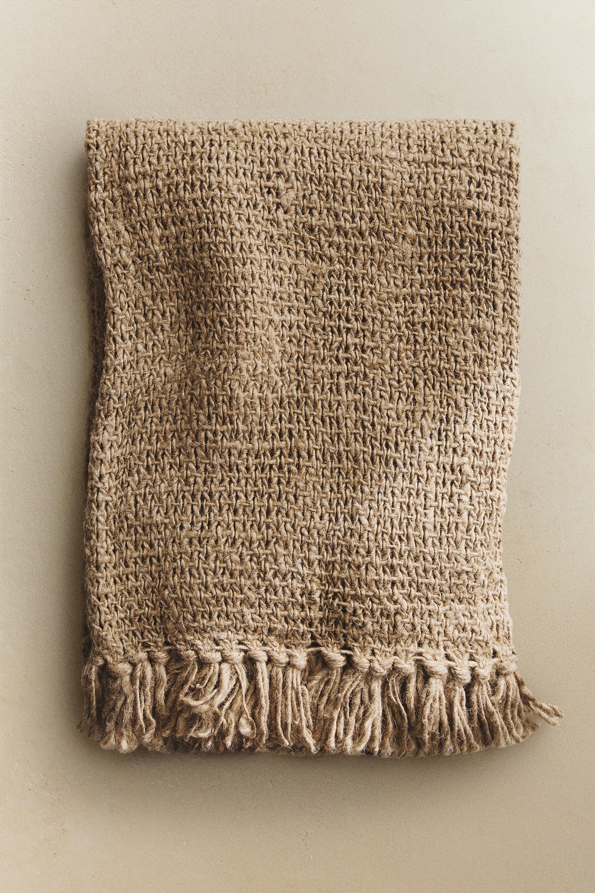 FRINGED LINEN BLANKET