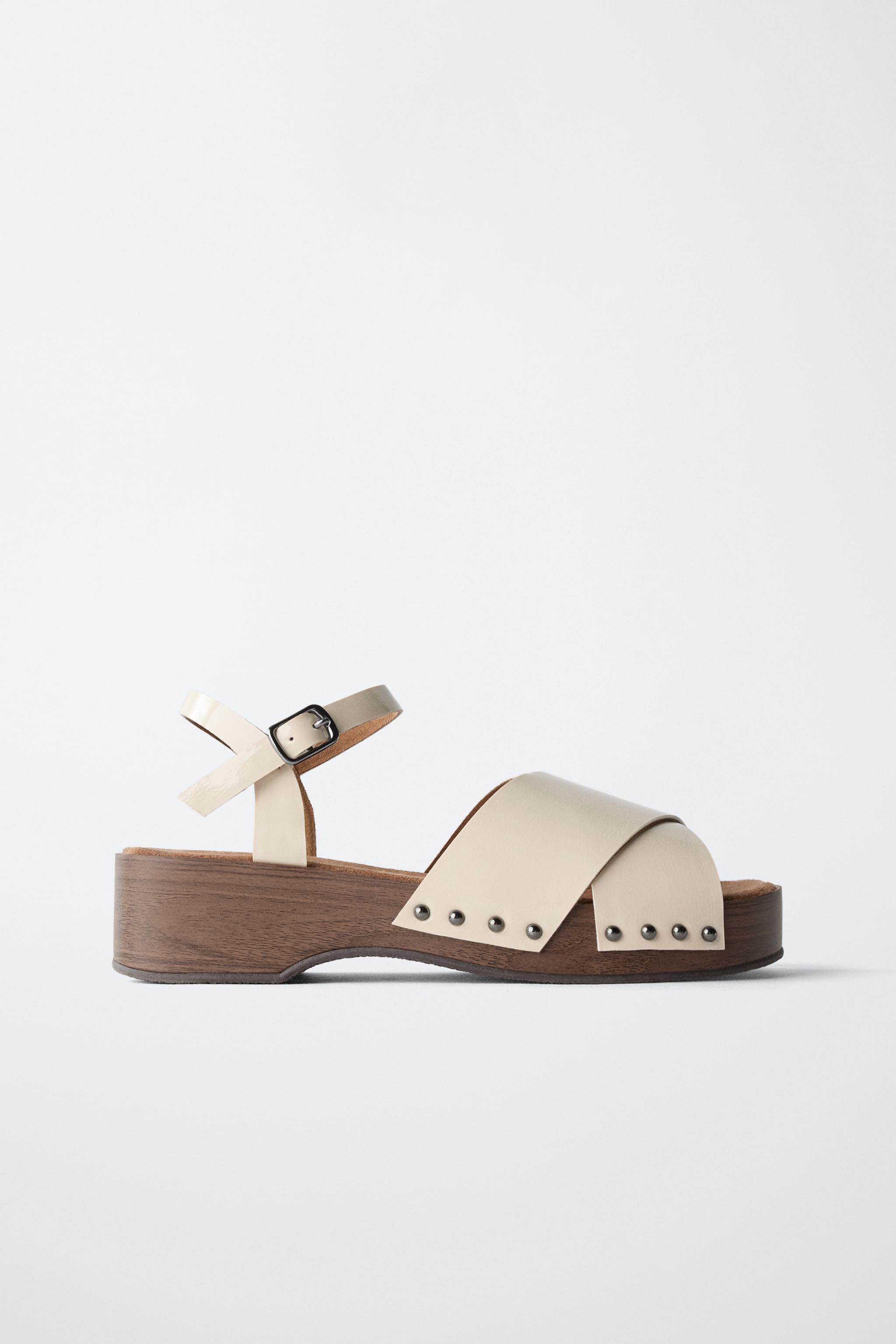 NEUTRAL PATENT-FINISH CLOGS
