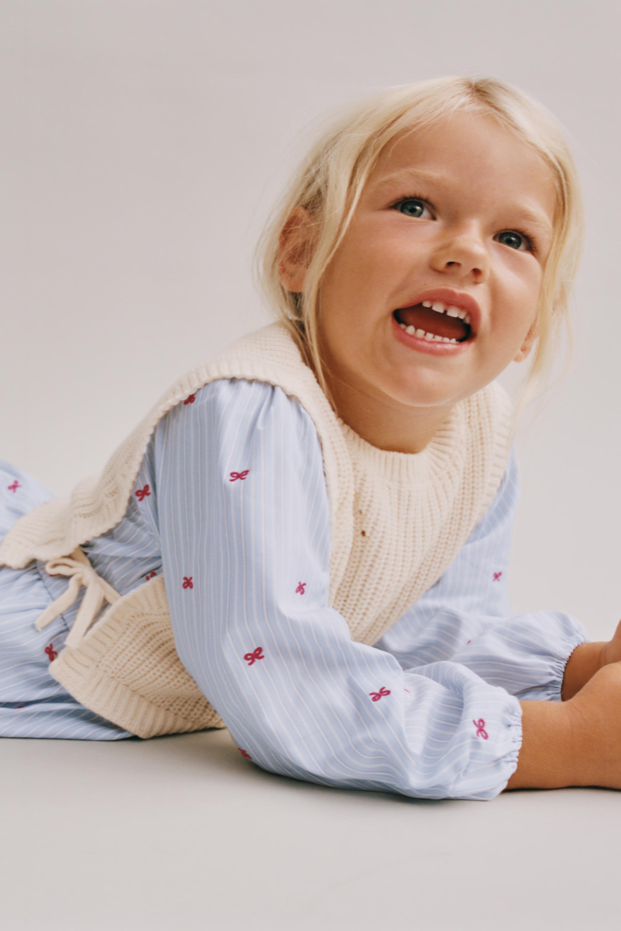 BOW EMBROIDERY SHIRT WITH KNIT VEST