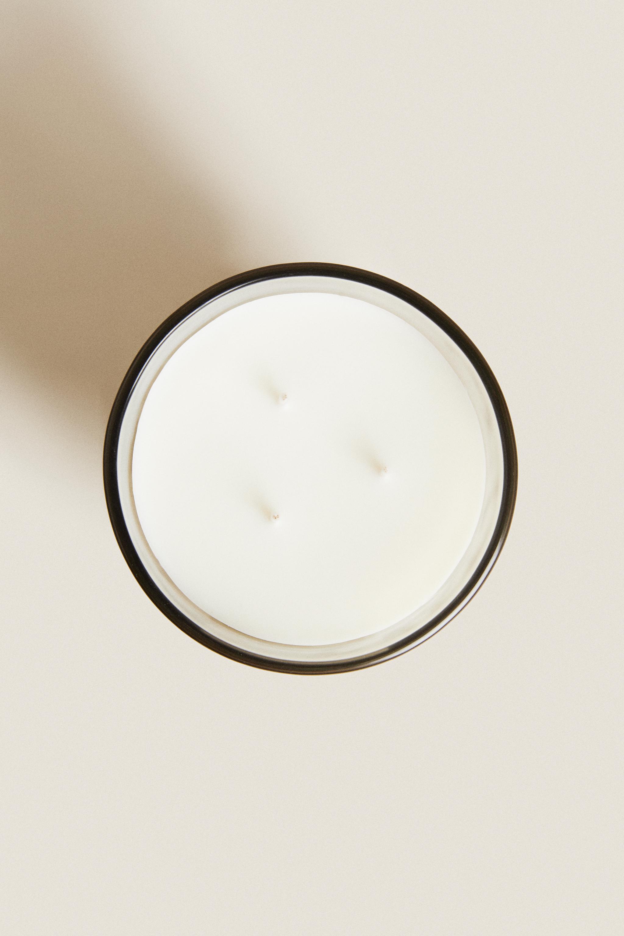 (620 G) LIGHT COTTON SCENTED CANDLE