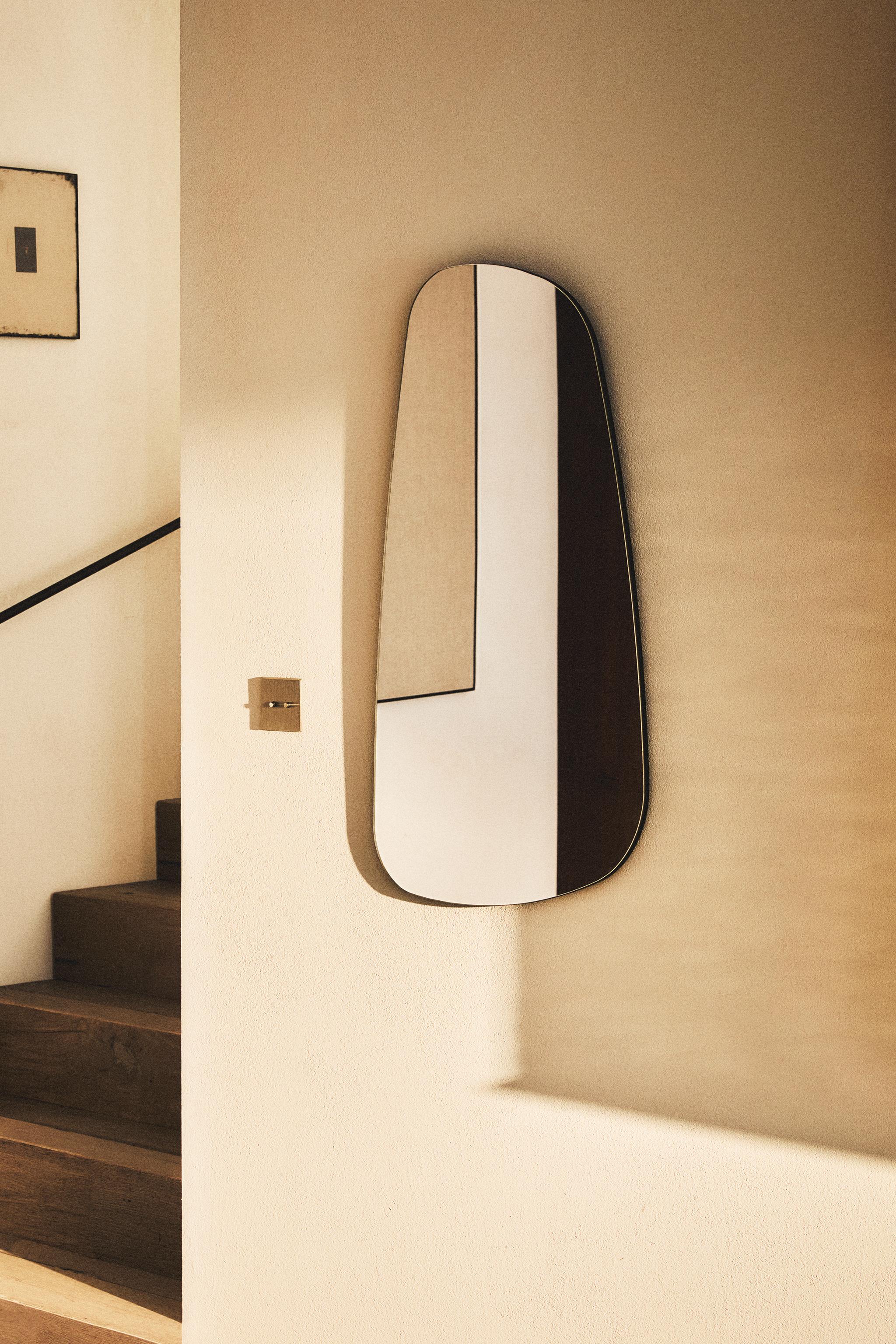 IRREGULAR WALL MIRROR