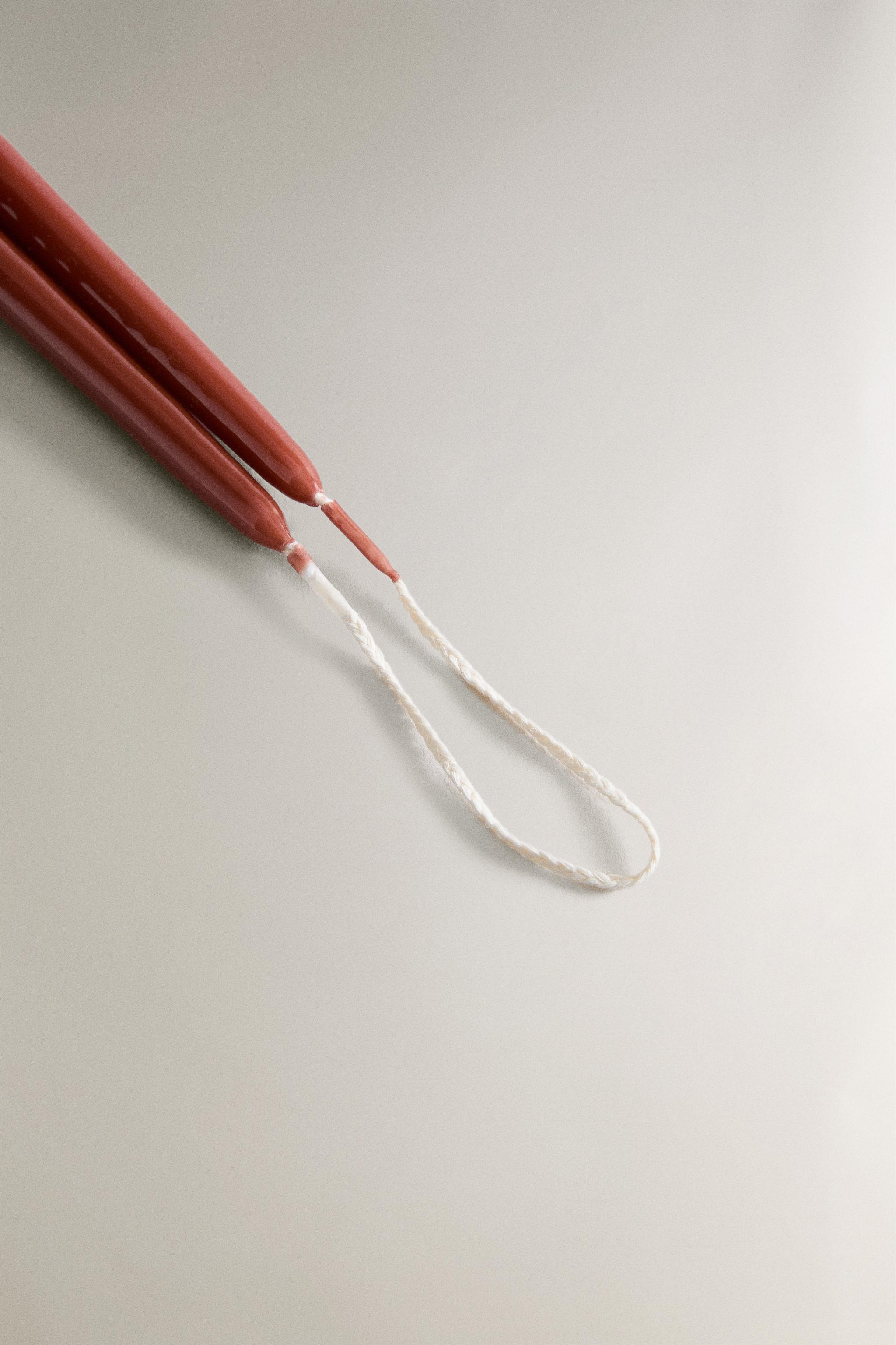 SET OF THIN CANDLES (SET OF 2)