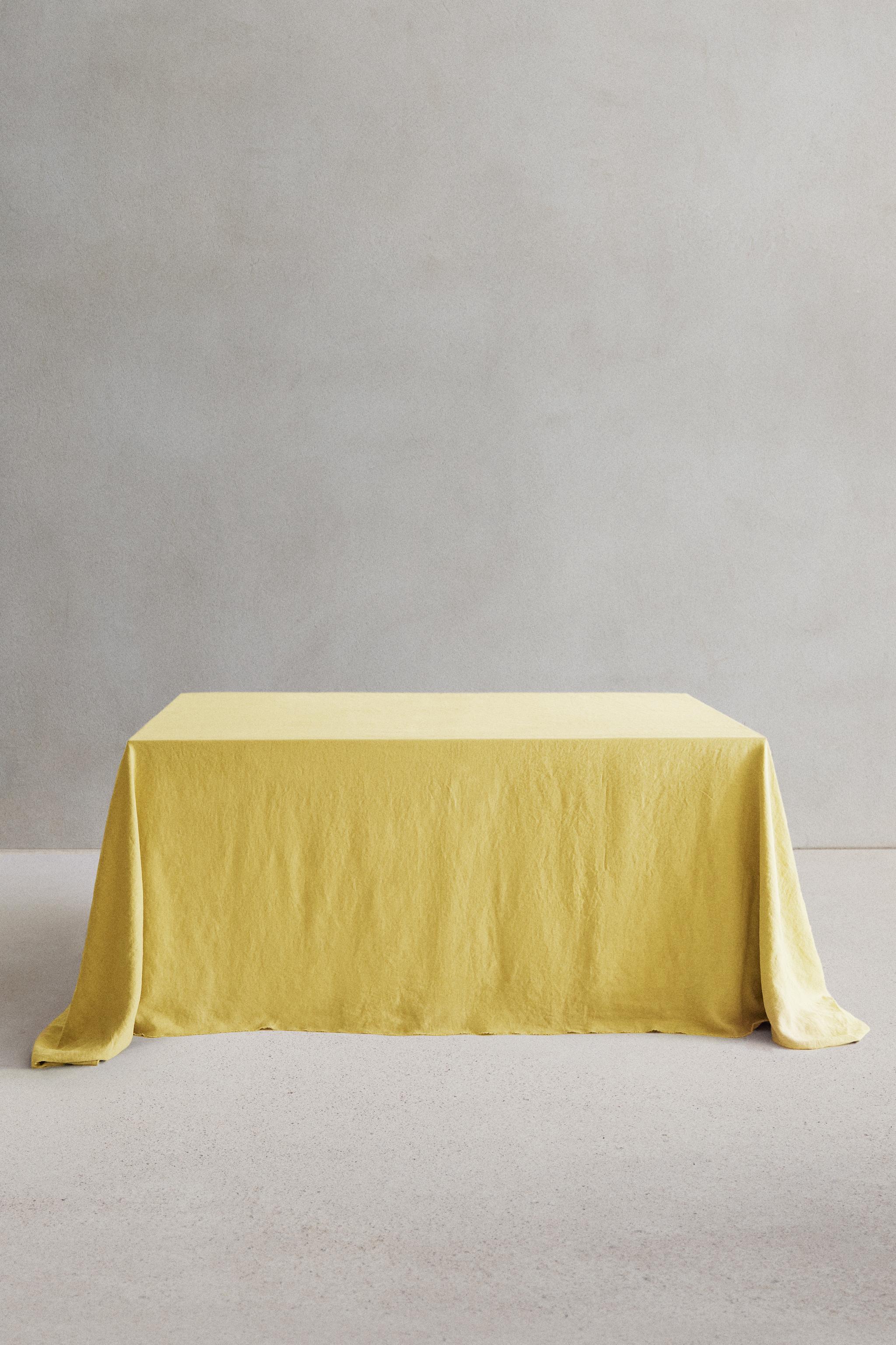 TABLECLOTH 01