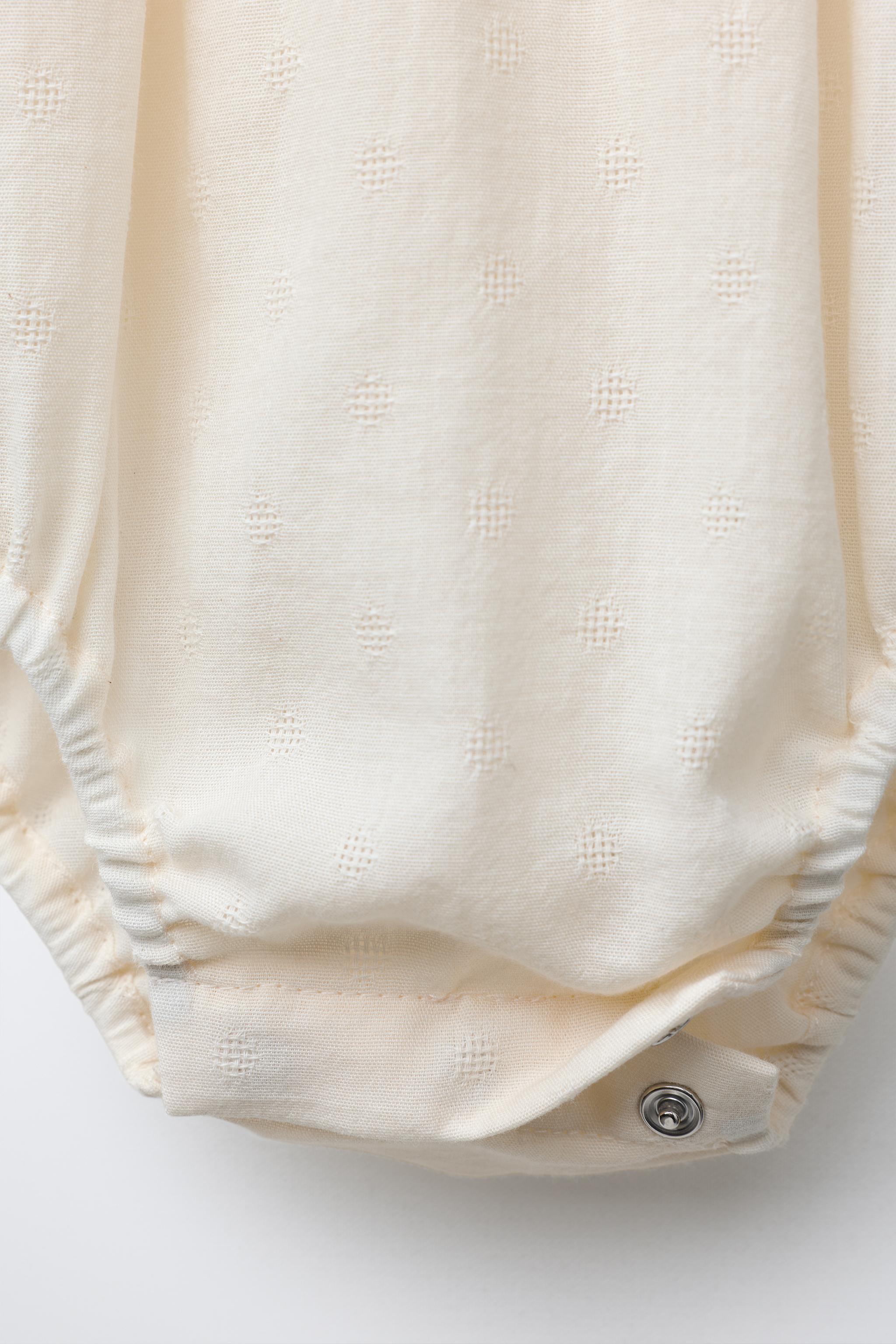 LACE TRIM BODSUIT WITH DARTS