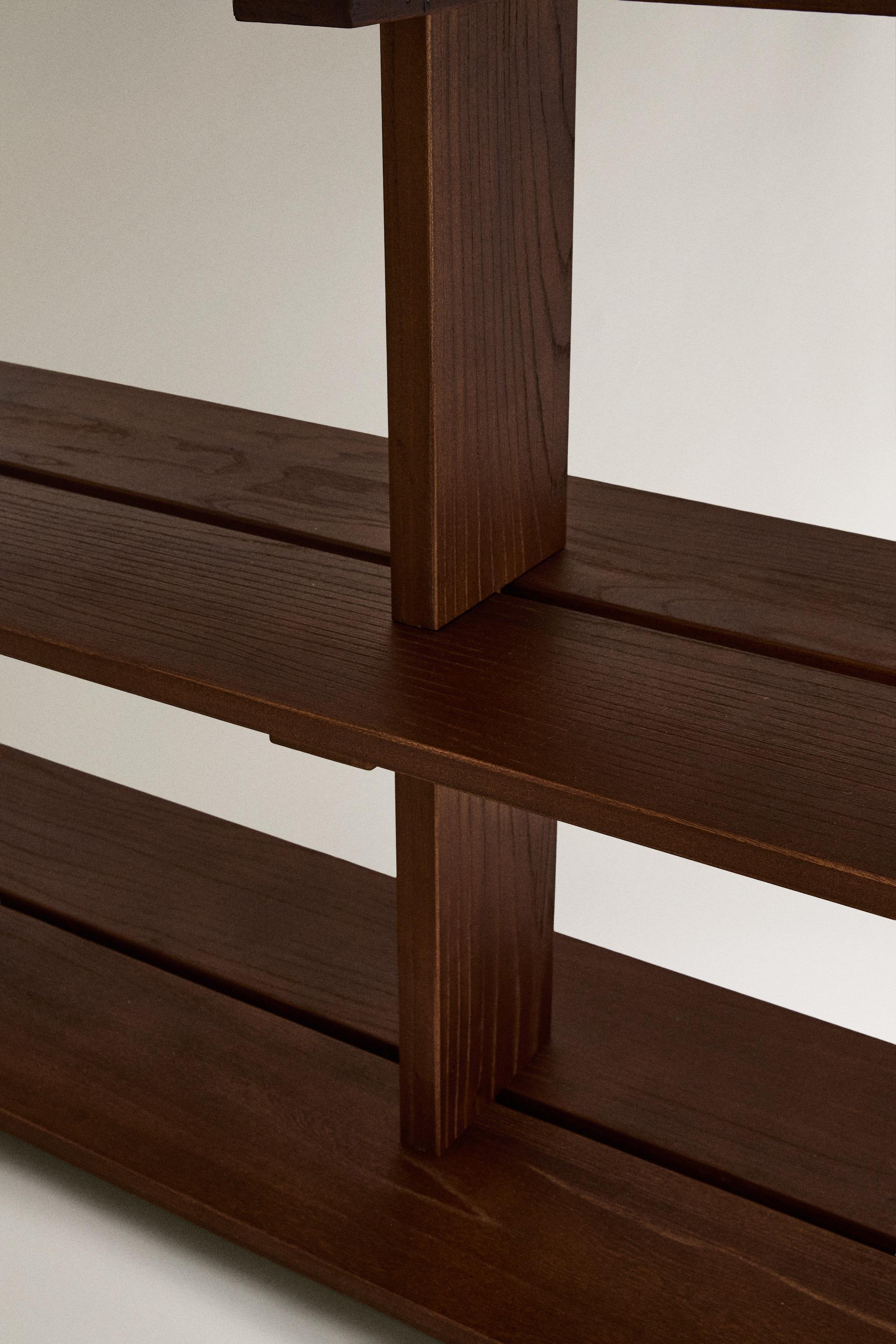 ELM WOOD SHELVING UNIT WITH THREE SHELVES