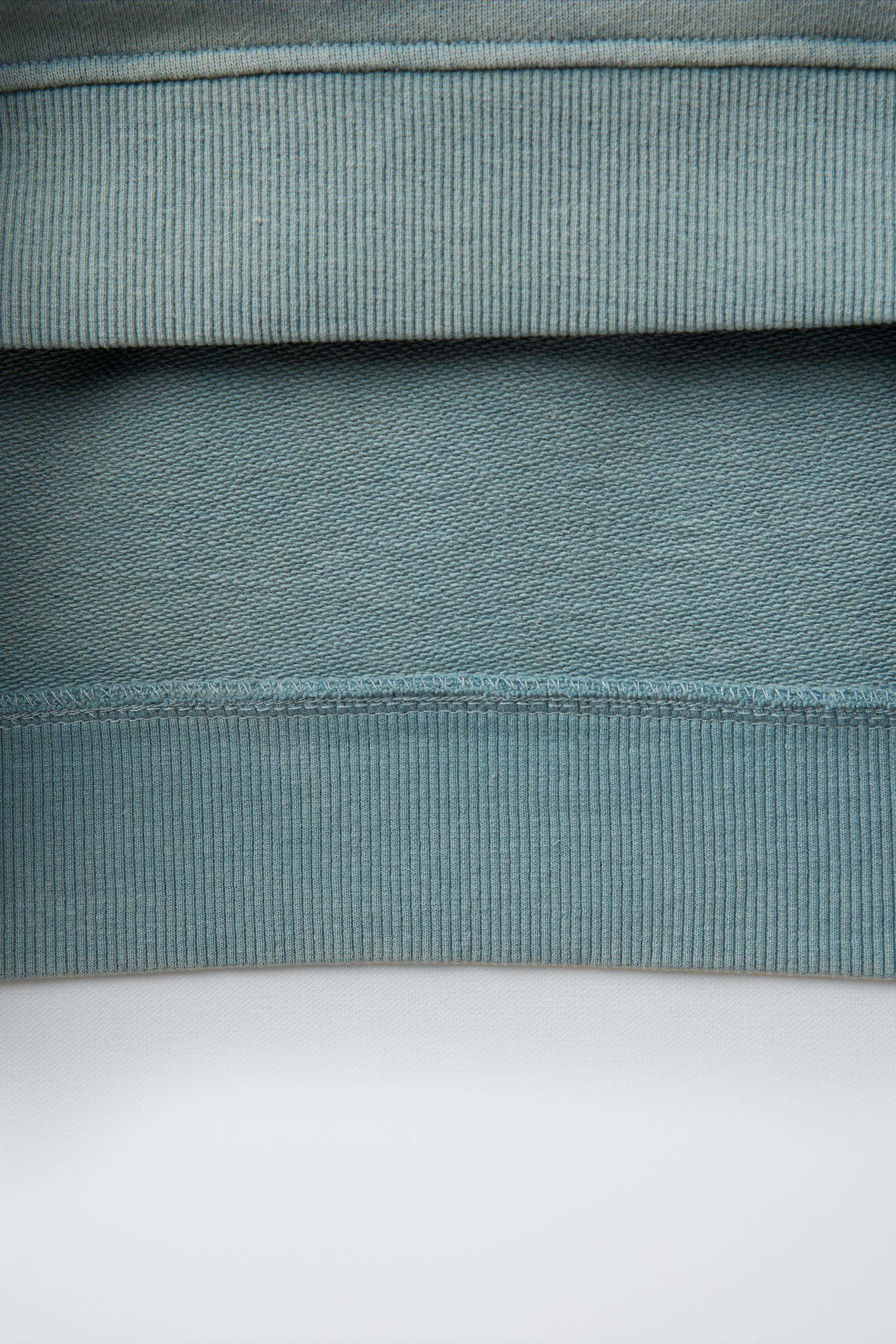 GRAFFITI PRINT SWEATSHIRT