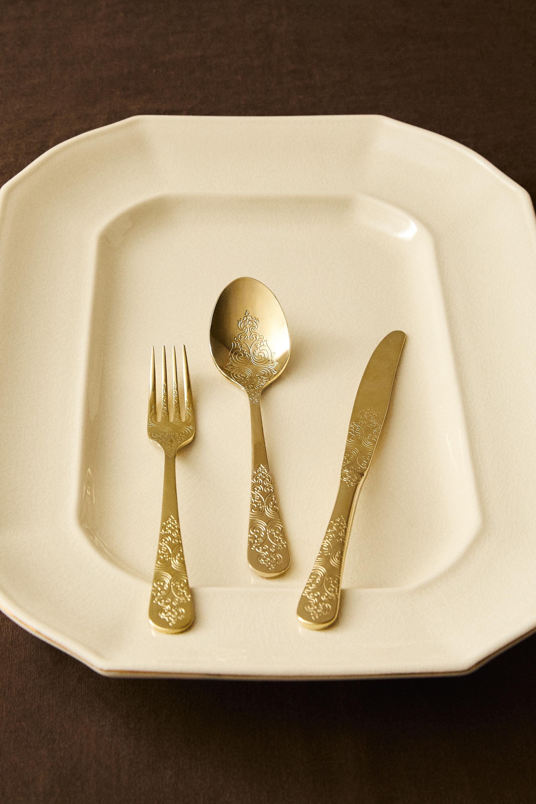 ENGRAVED FLATWARE SET