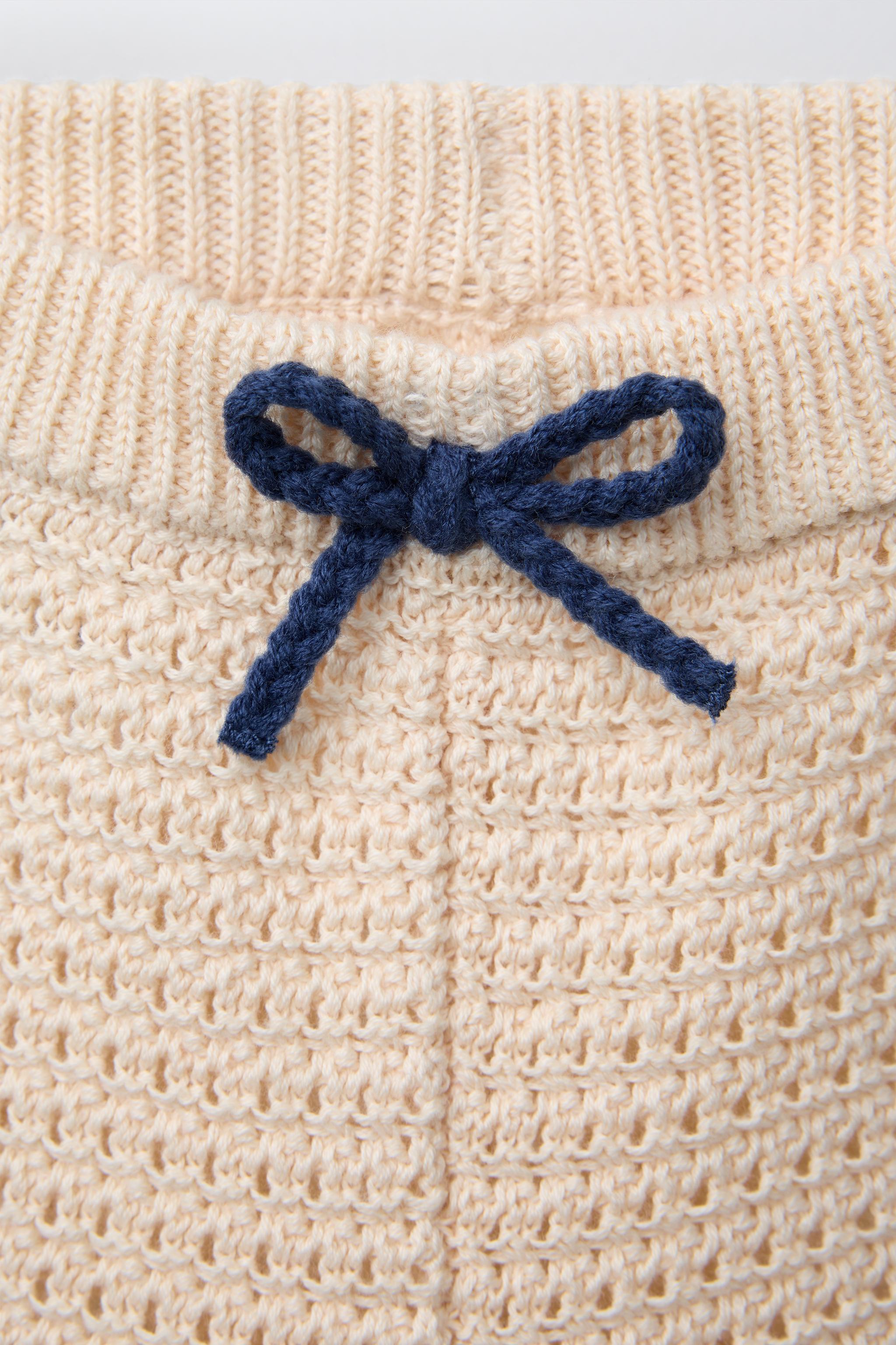 CONTRAST KNIT SHORTS