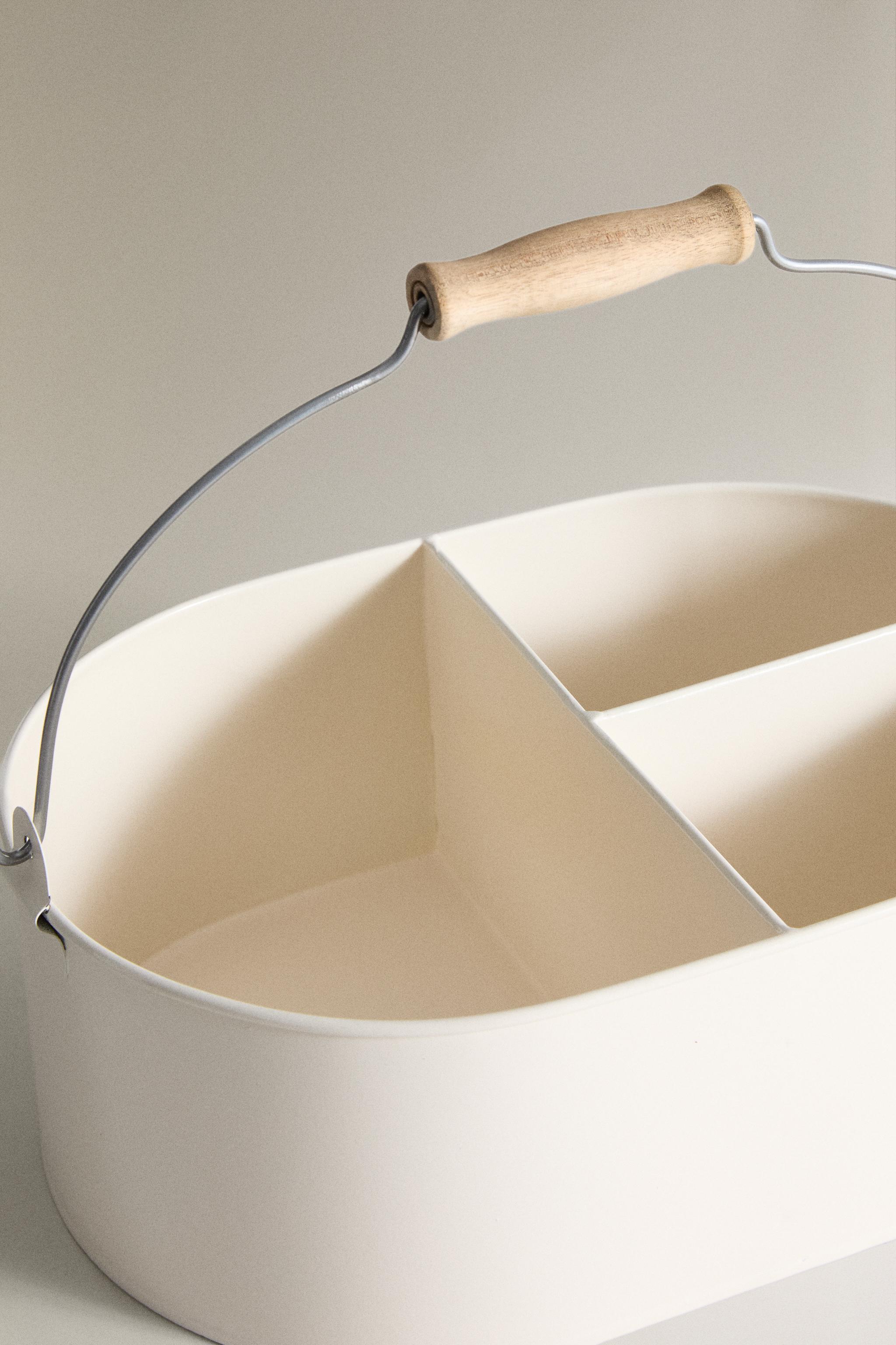 METAL BOX WITH COMPARTMENTS