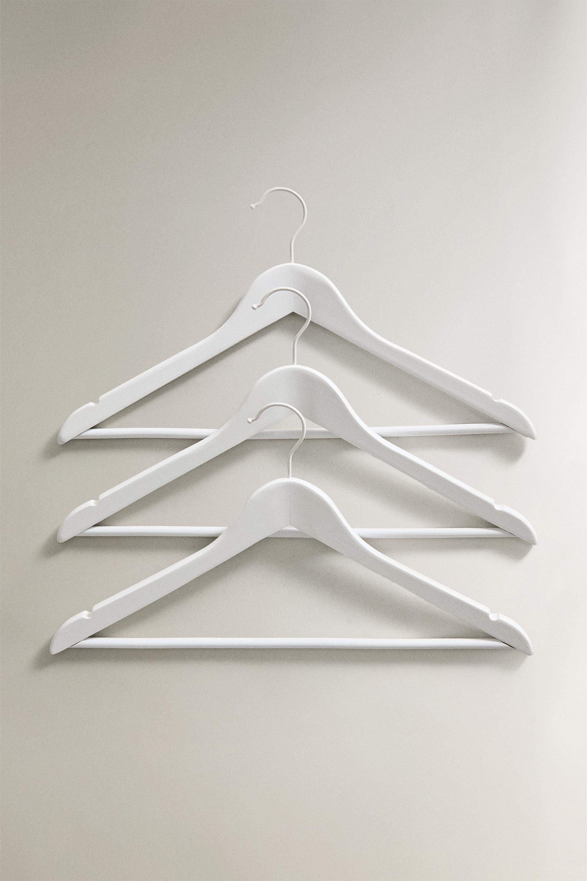 LACQUERED WOODEN HANGER (SET OF 3)