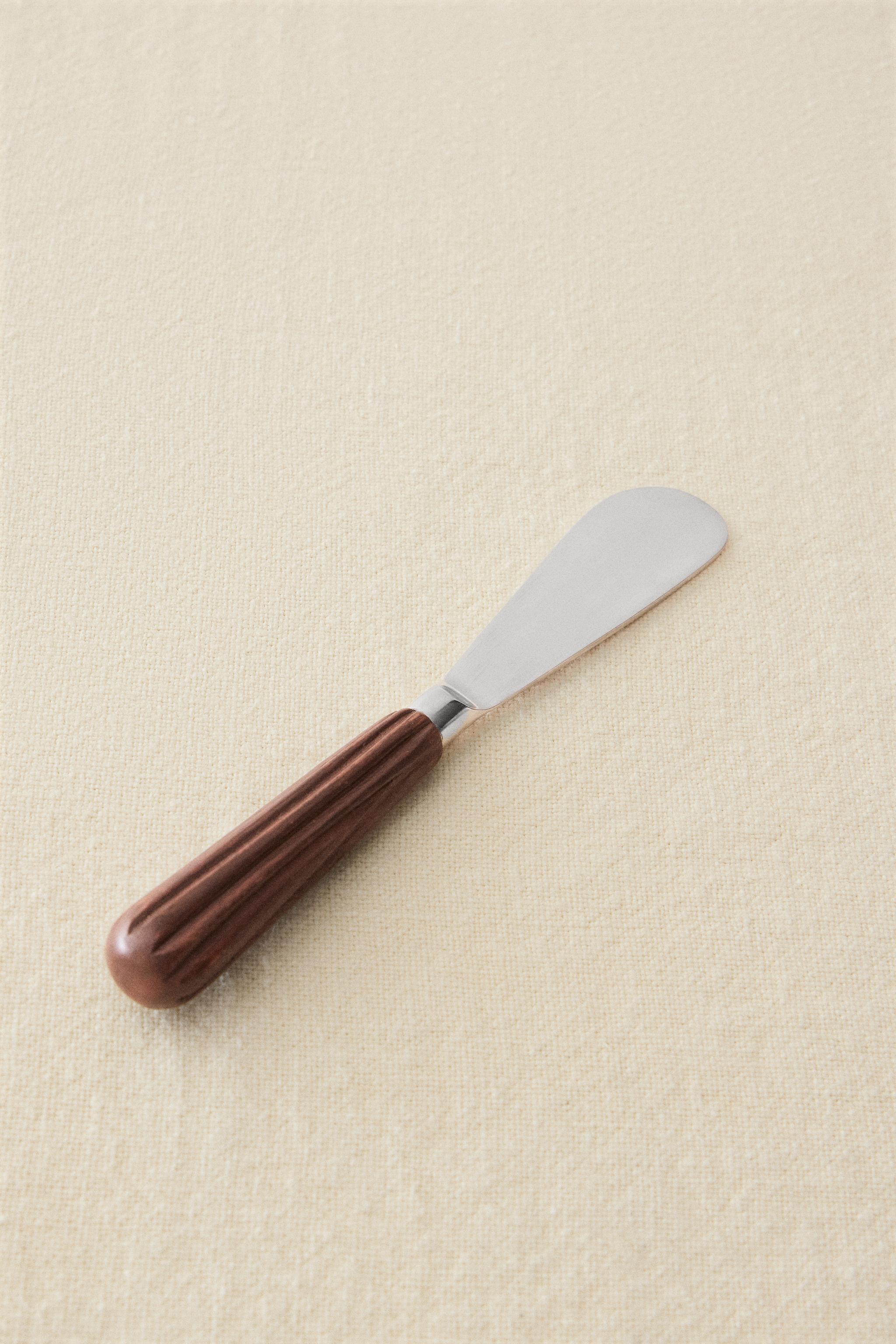 WOODEN BUTTER KNIFE