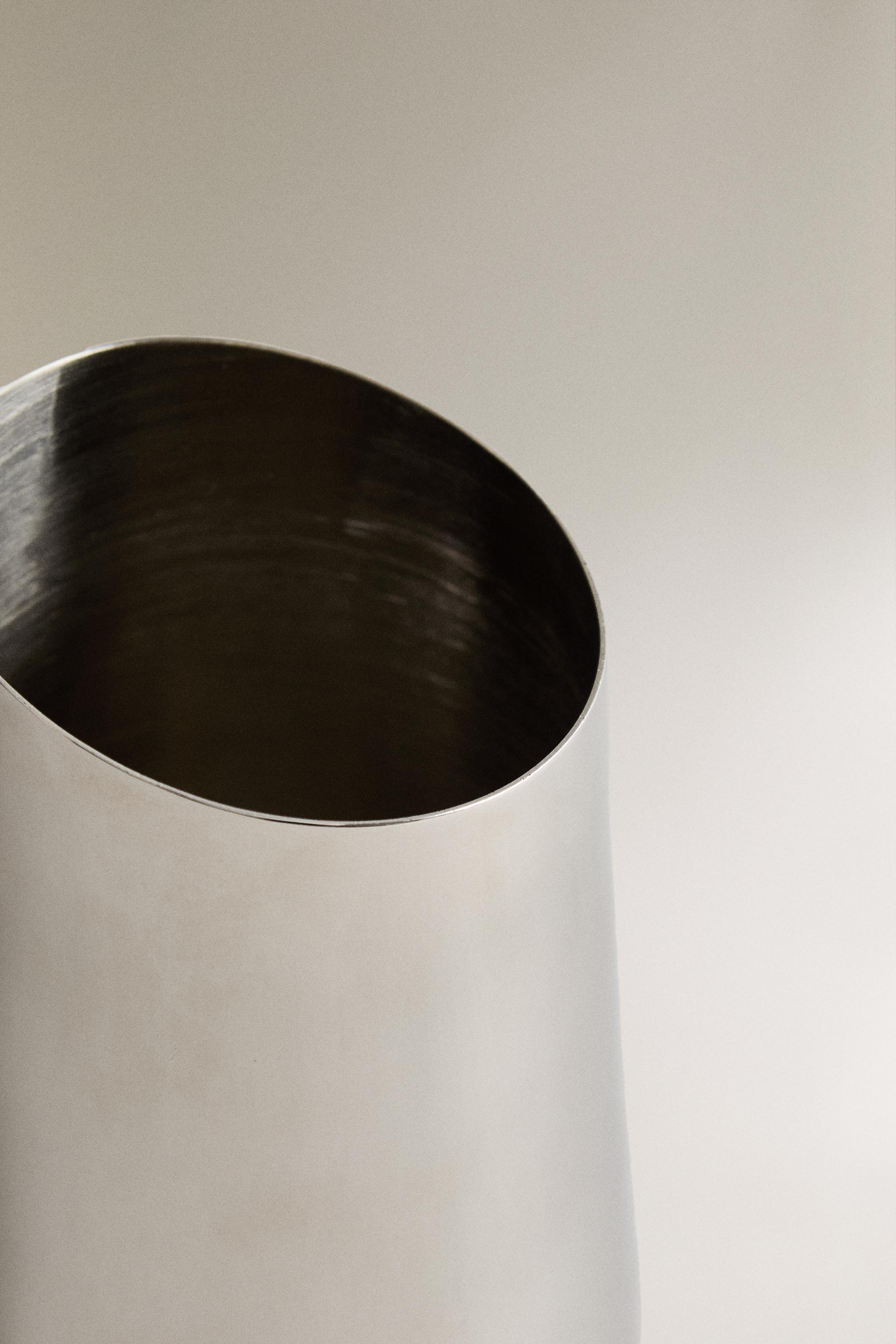 METAL VASE