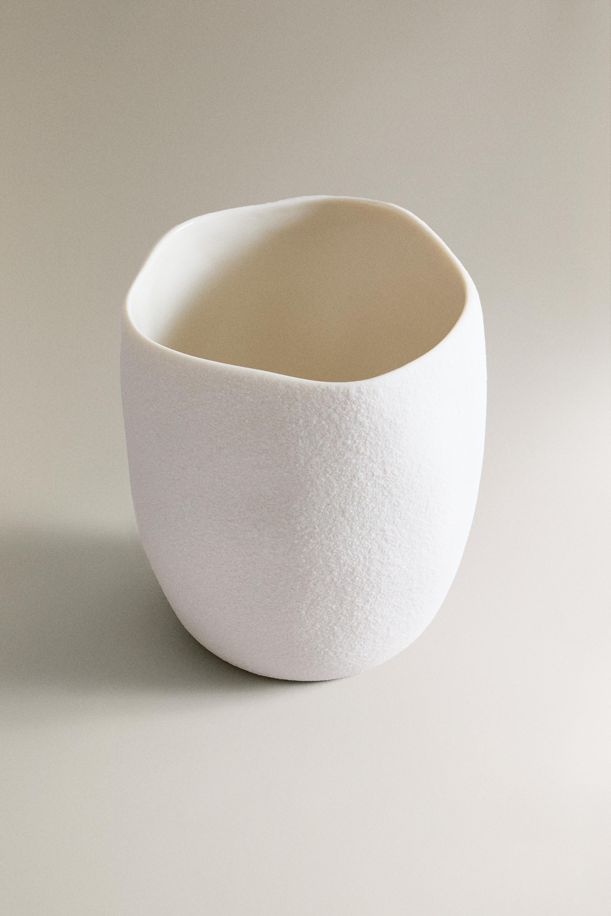 TEXTURED TOOTHBRUSH HOLDER